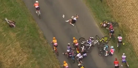 🎥 Update | Cavalli loopt schedelletsel op bij crash, Süßemilch breekt twee ruggenwervels