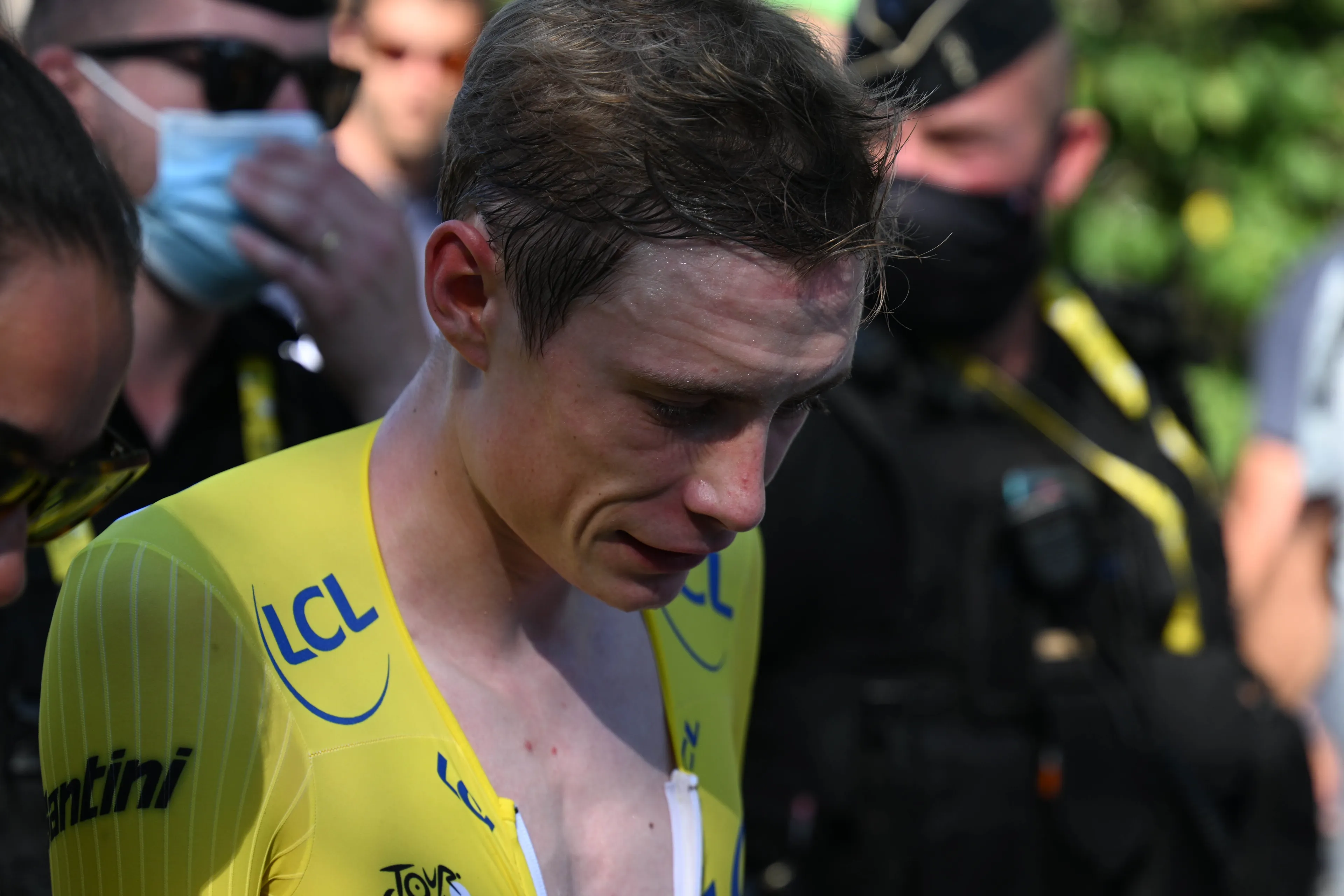 Huilende Vingegaard geloofde sinds 2021 volop in Tourzege: 'Ik ben zo blij en zo trots'