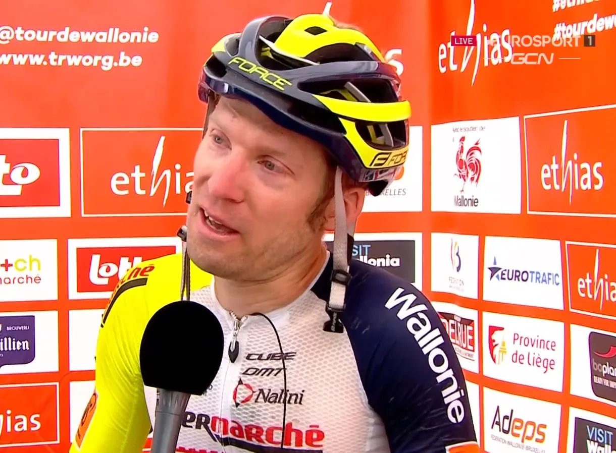 Huilende Bakelants voelt zich even Van Aert na ritzege: 'Ik doe ook mee, maar voor wat eigenlijk...'