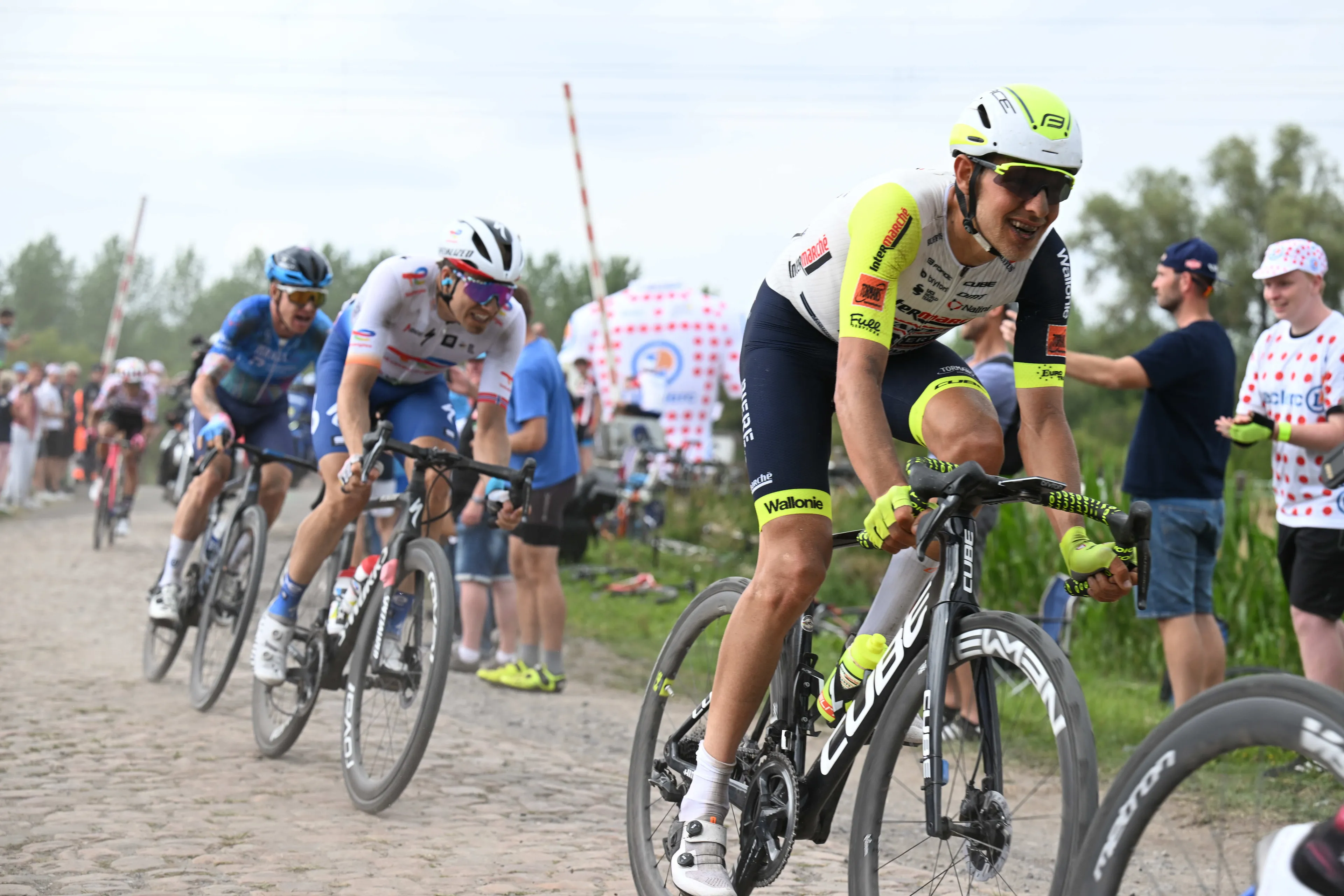 Van der Hoorn in zak en as na nipt verlies in kasseienrit: 'Een fucking Touretappe, zo dichtbij'