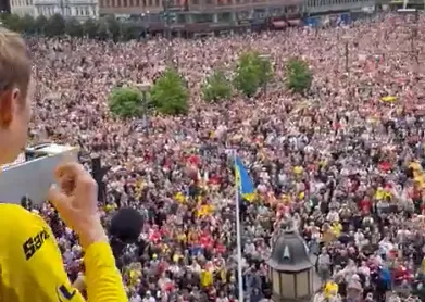 🎥 Gigantische mensenmassa op de been bij huldiging Vingegaard in Kopenhagen