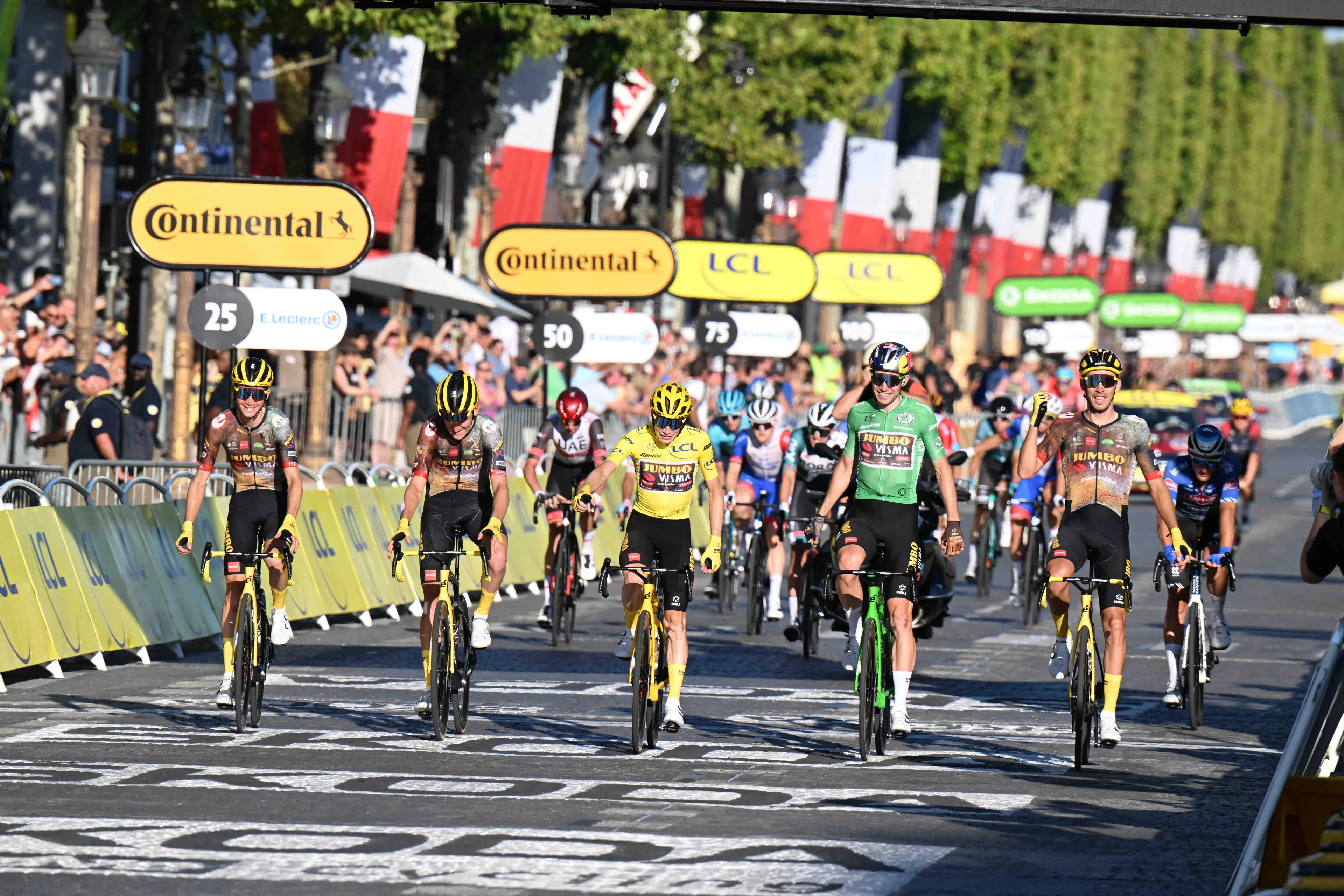 Terug van weggeweest: Volg het laatste wielernieuws via de In de Leiderstrui-app!