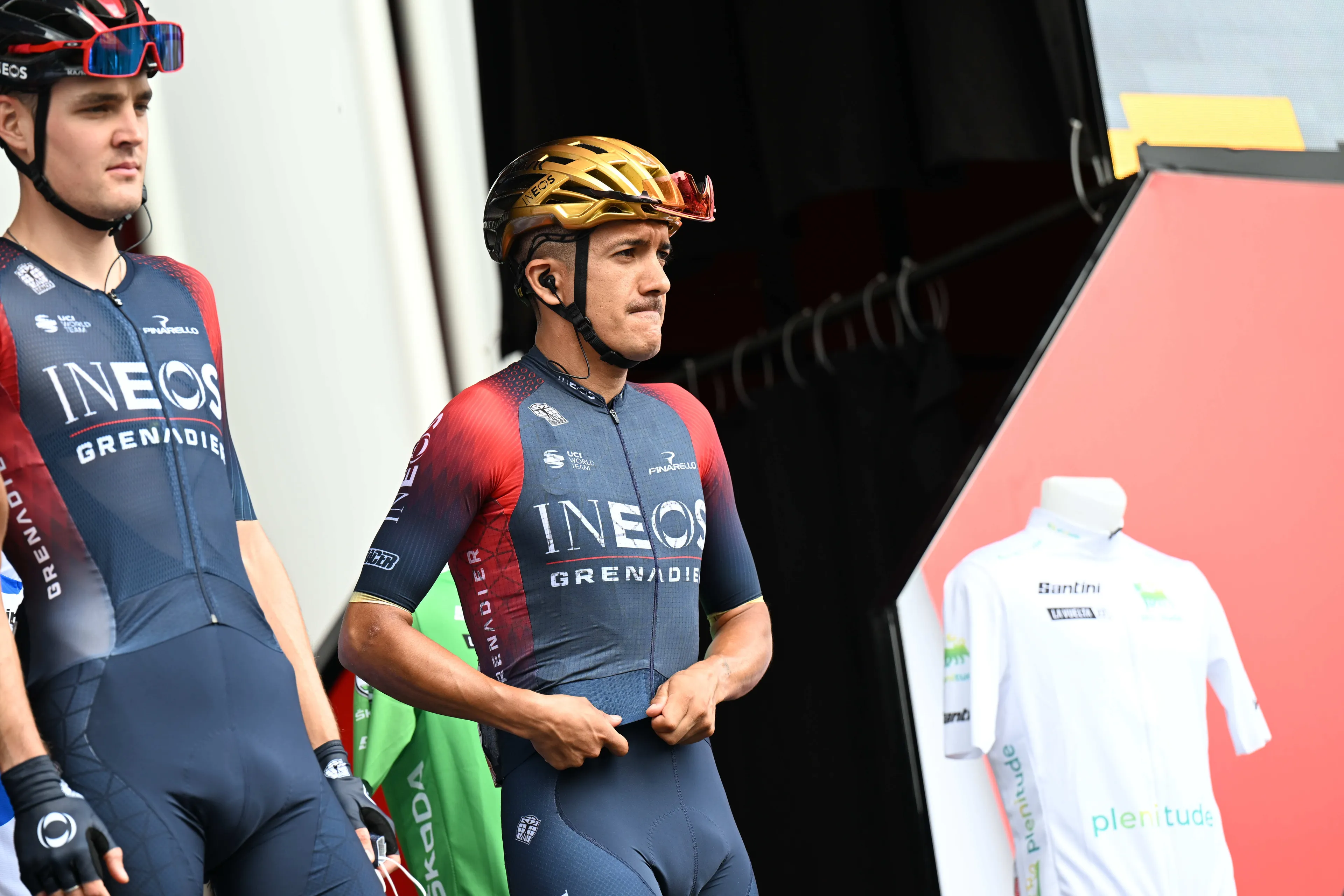 INEOS verliest vertrouwen in Carapaz niet na flink tijdsverlies: 'Was gewoon een slechte dag'