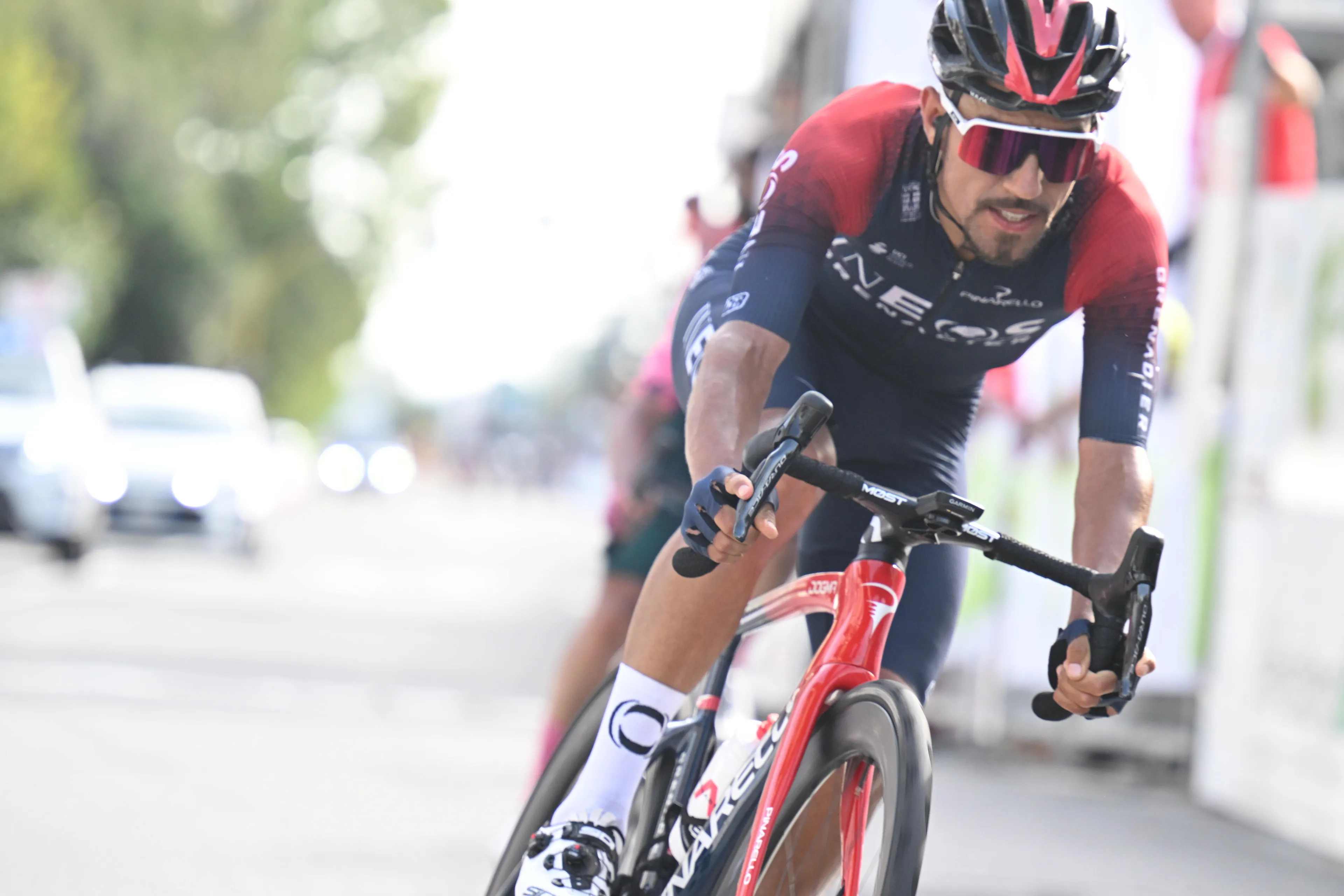 Martínez stomverbaasd na eindzege in Algarve: 'Iedereen in de ploeg dacht dat Ganna zou winnen'