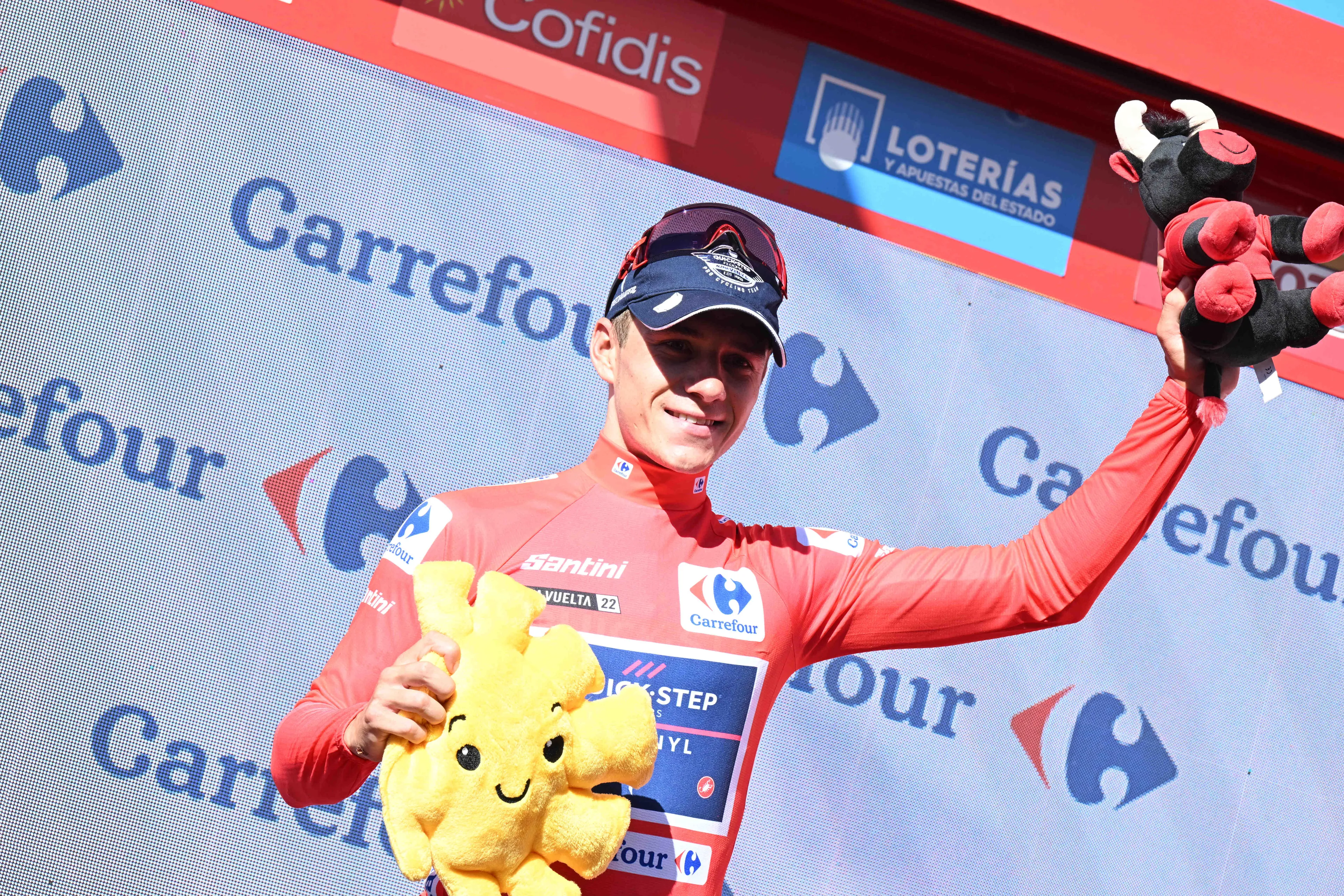 Eindklassementen Vuelta a España 2022 | Evenepoel gehuldigd in rood en wit, Arensman zesde
