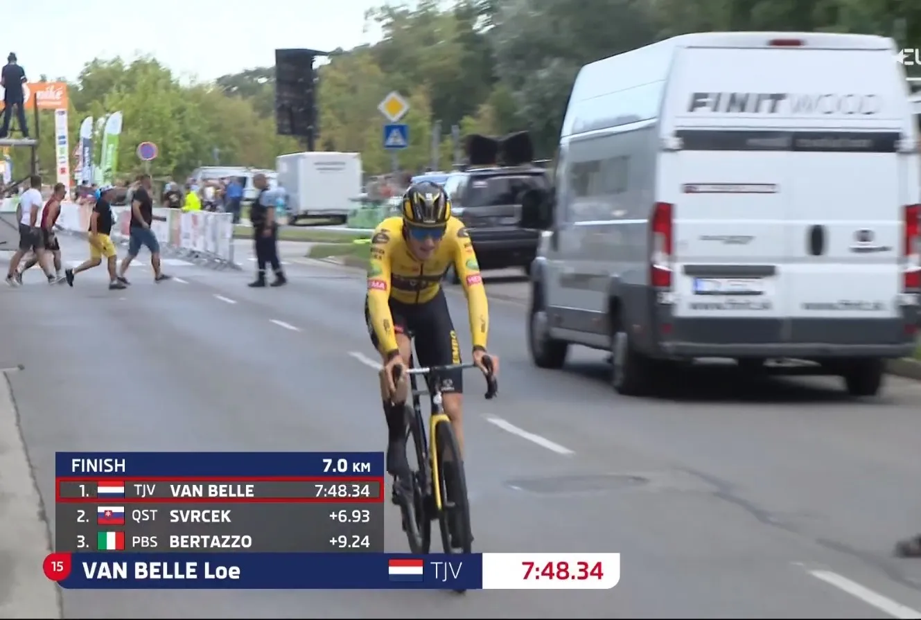 Jumbo-Visma-talent Van Belle vierde tussen de profs: 'Had graag op het podium gestaan'