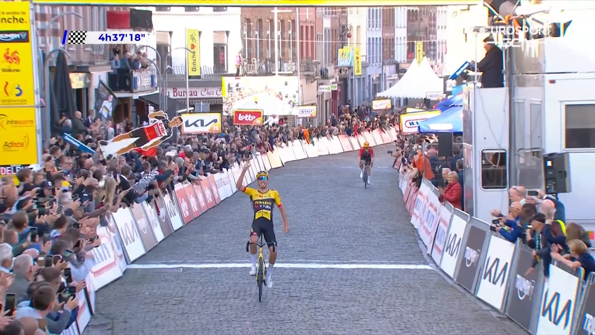 IJzersterke Laporte soleert naar bekroning van topseizoen in Binche-Chimay-Binche