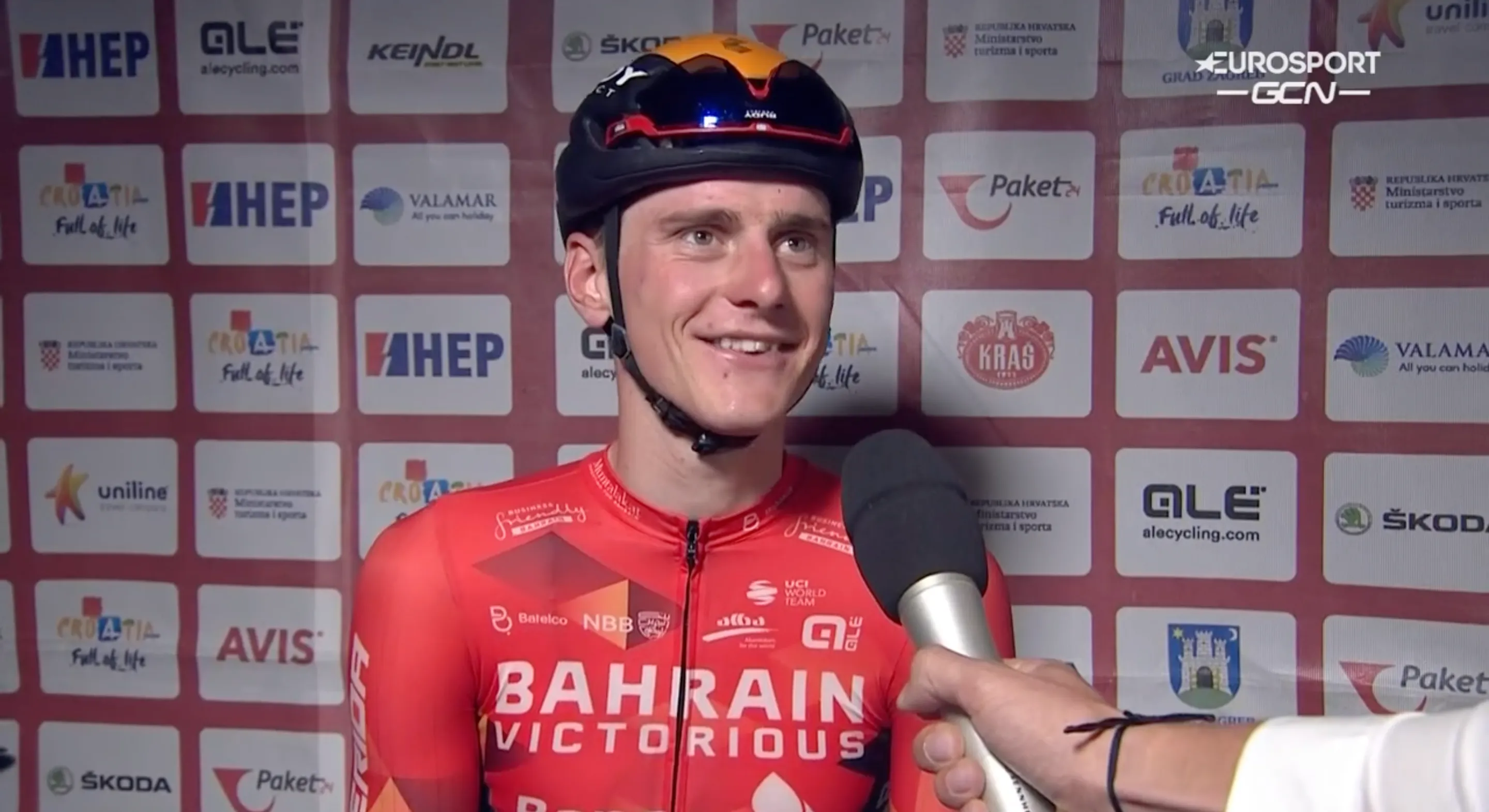 Mohoric eert ploeggenoot en kameraad Mäder met zege in slotrit Slovenië, Zana wint eindklassement