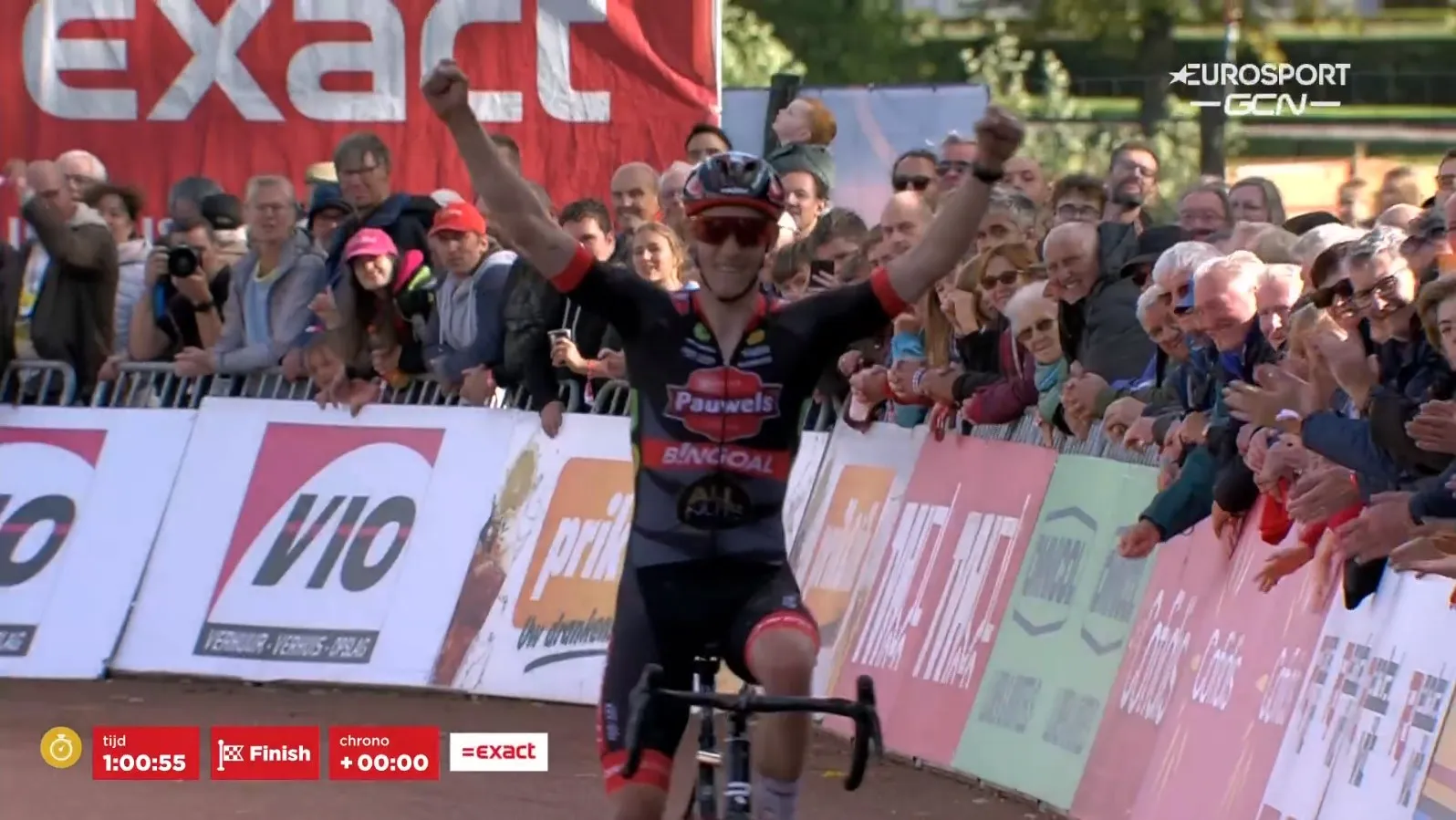 Sterke Vanthourenhout soleert naar de zege in Meulebeke, Van der Haar derde