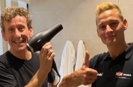 🎥 Mathieu van der Poel verrast met... nieuwe haarkleur: 'Foutje van mijn vriendin'