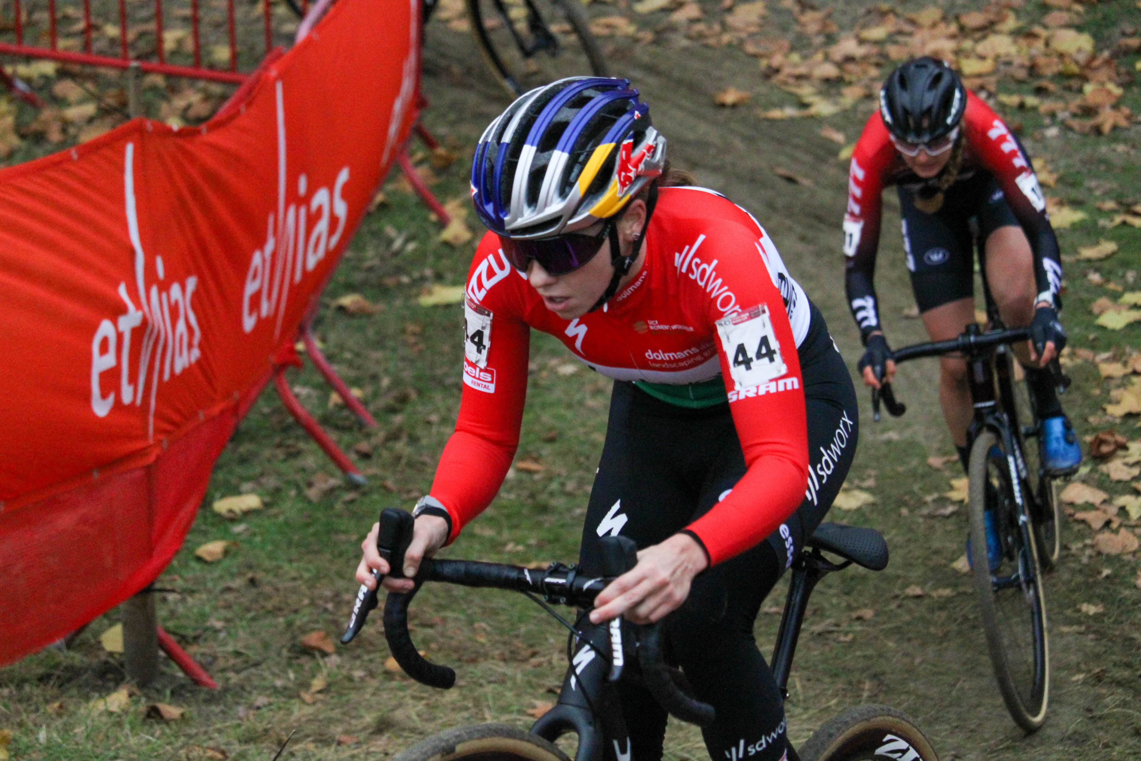 Sleutelbeenblessure voor Blanka Vas na val op training; renster moet worden geopereerd