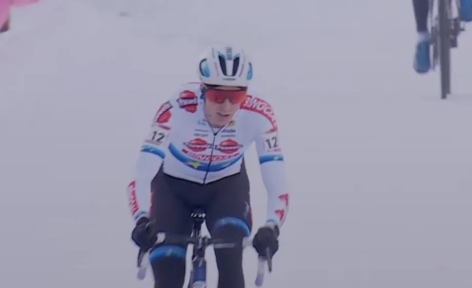 Vanthourenhout ziet concurrentie (inclusief Van der Poel) als sneeuw voor de zon verdwijnen in Val di Sole