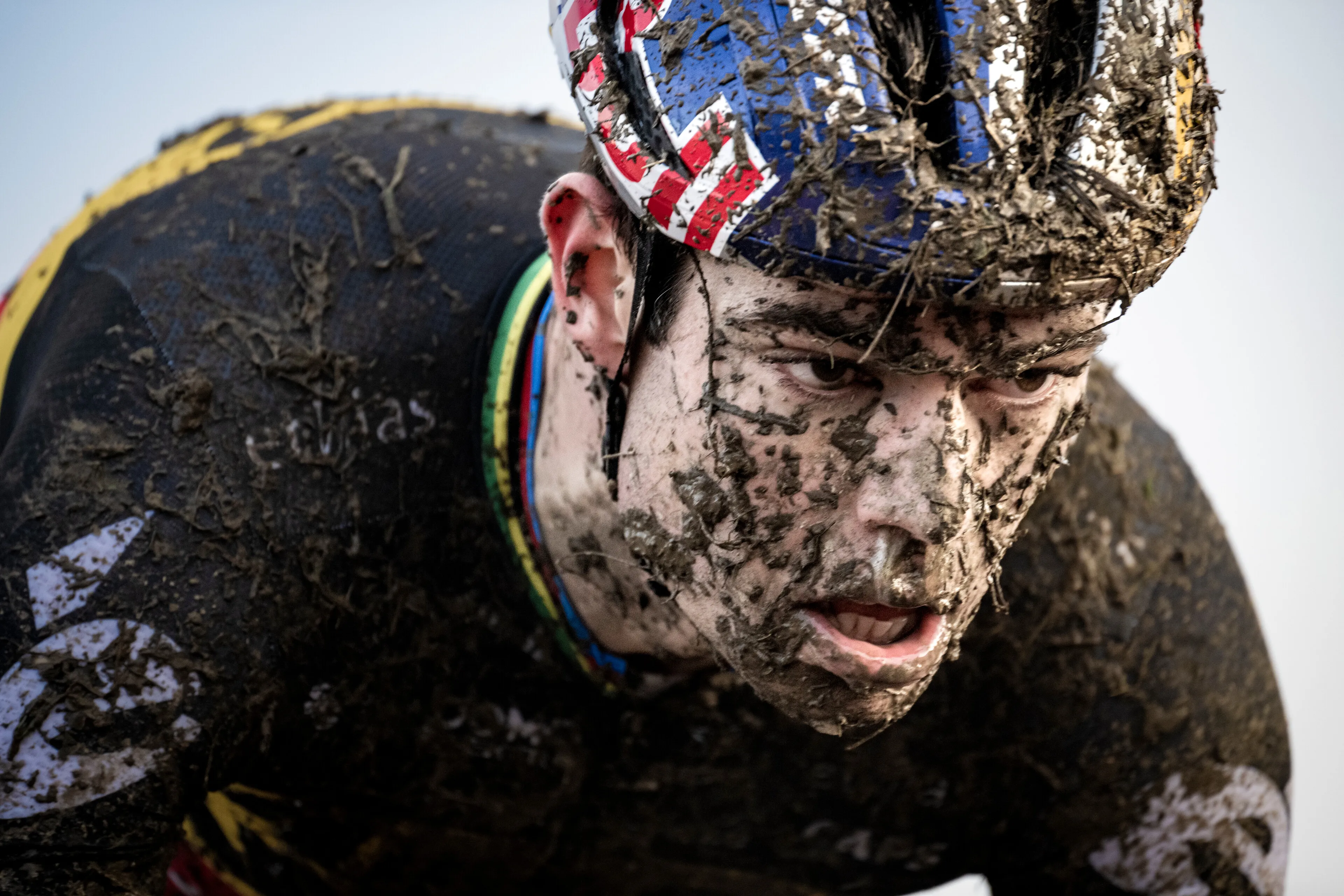 Knock-Wout: Van Aert beukt tegenstand bij rentree in Essen in tweede wedstrijdhelft murw