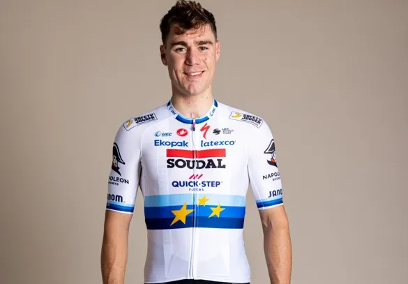 Interview | Jakobsen wil geen Cavendish-situatie met Merlier: 'Sla voor zulke koersen niet met mijn hand op tafel'