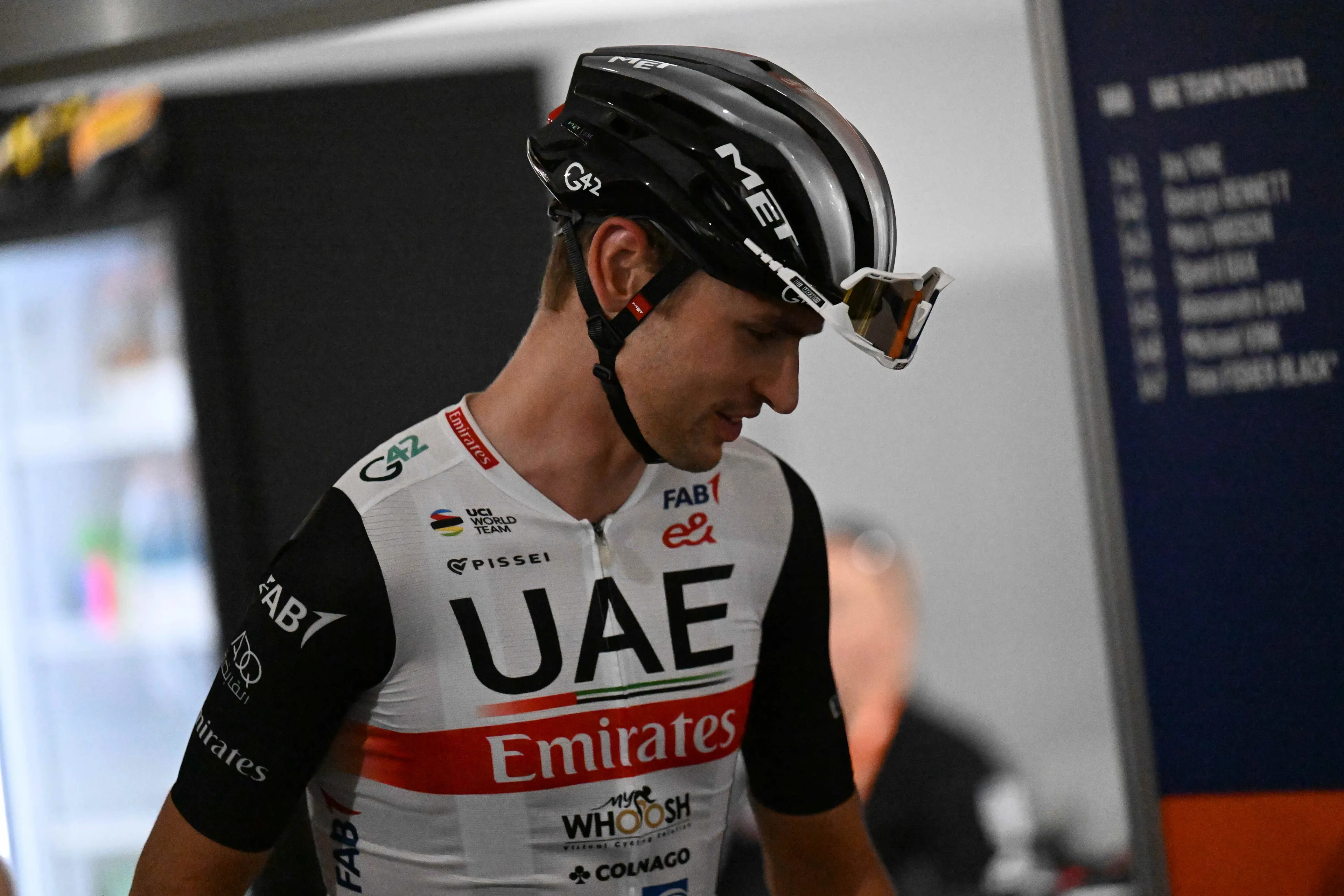 Jay Vine blikt terug op 'miserabele' Giro-rit: 'Ik heb het nog nooit zo koud gehad, totale bevriezing'