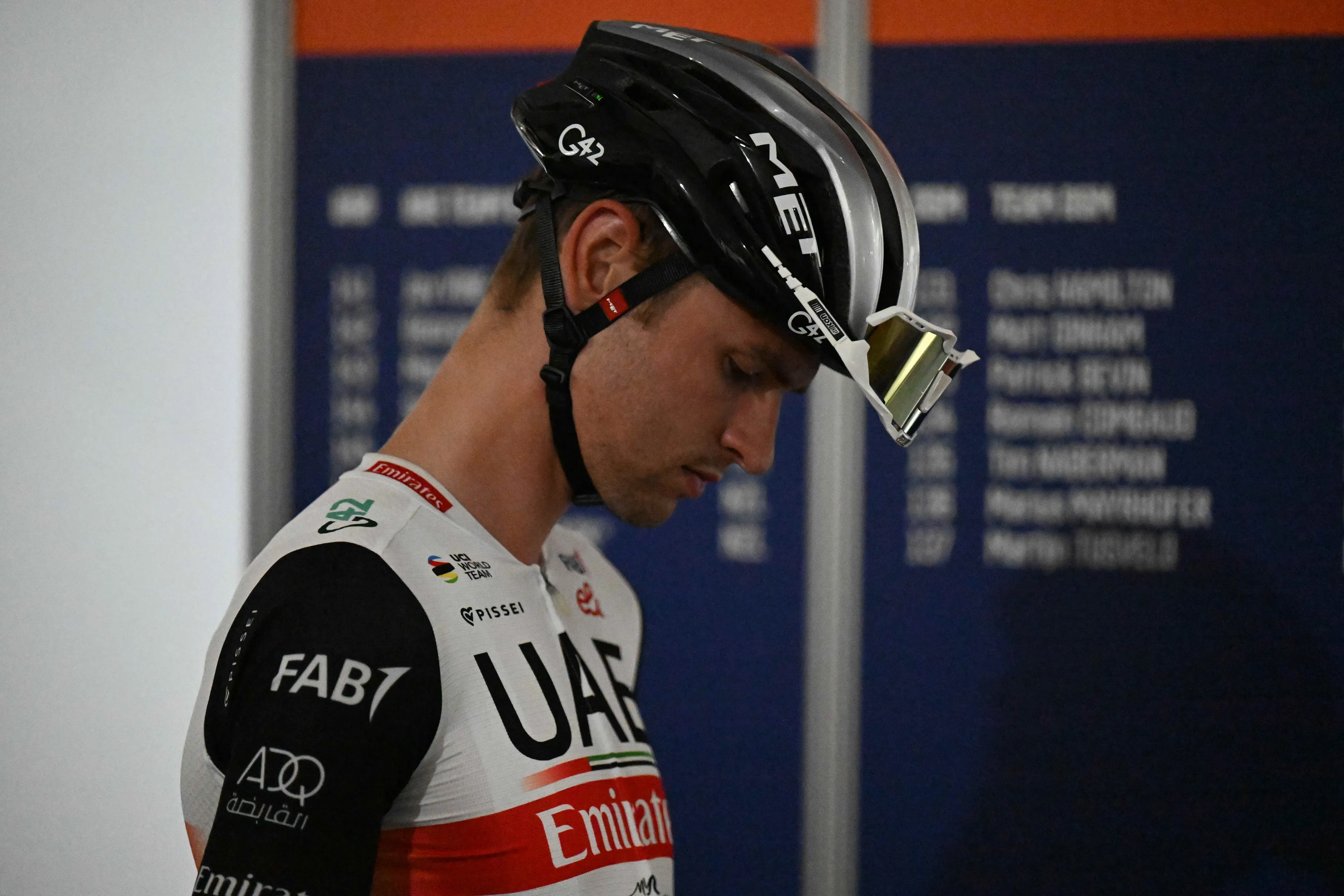 Klassementen Giro d'Italia 2023  | Er valt een keer niemand uit de top tien weg, Vine laat volledig lopen