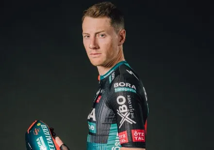 Jakobsen en Evenepoel komen op verkeerde weghelft terecht in San Juan; Sam Bennett wint