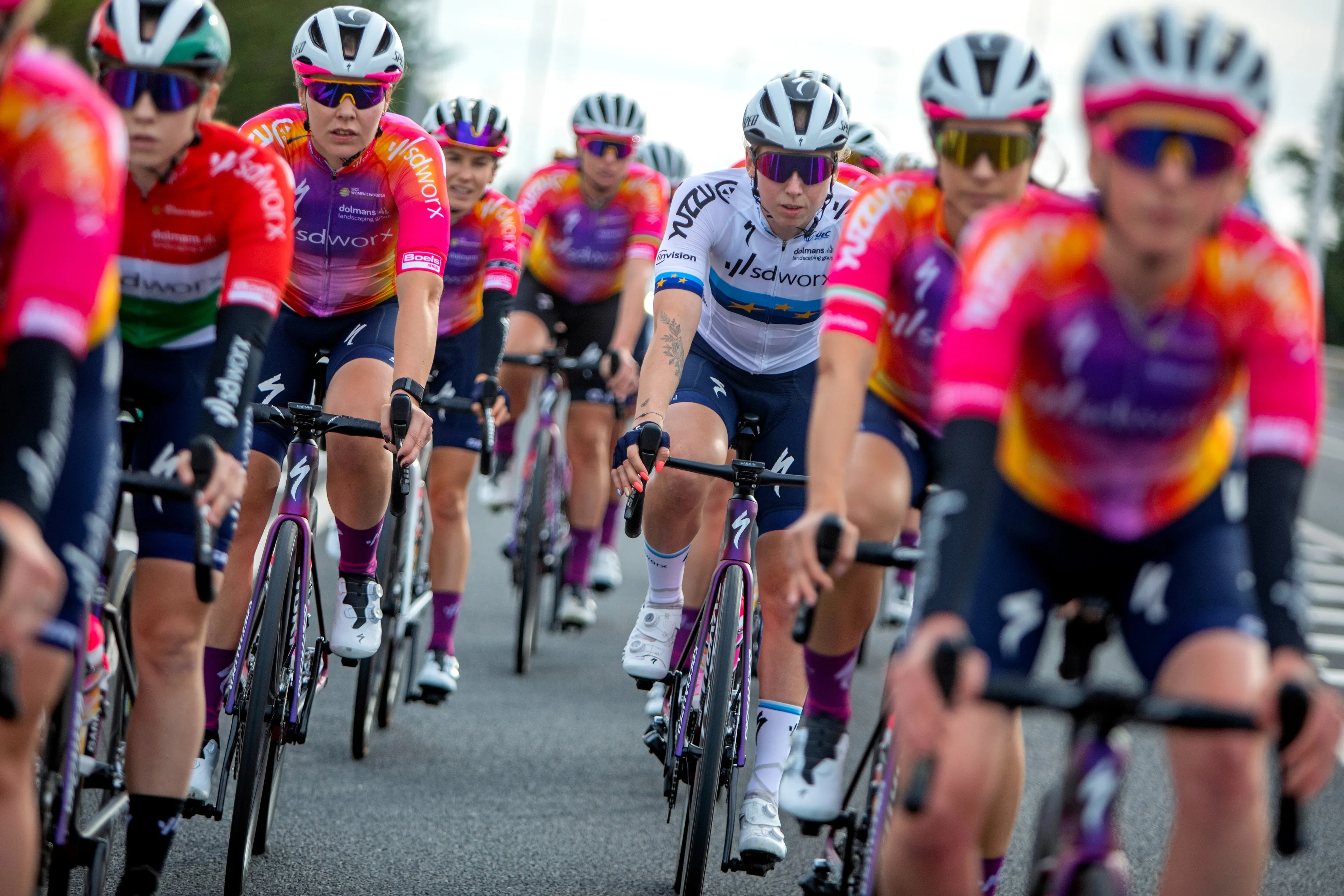 (Baan)wielrennen/Veldrijden op TV 2023 | Zwart gat na WK? Live koers op veel fronten!