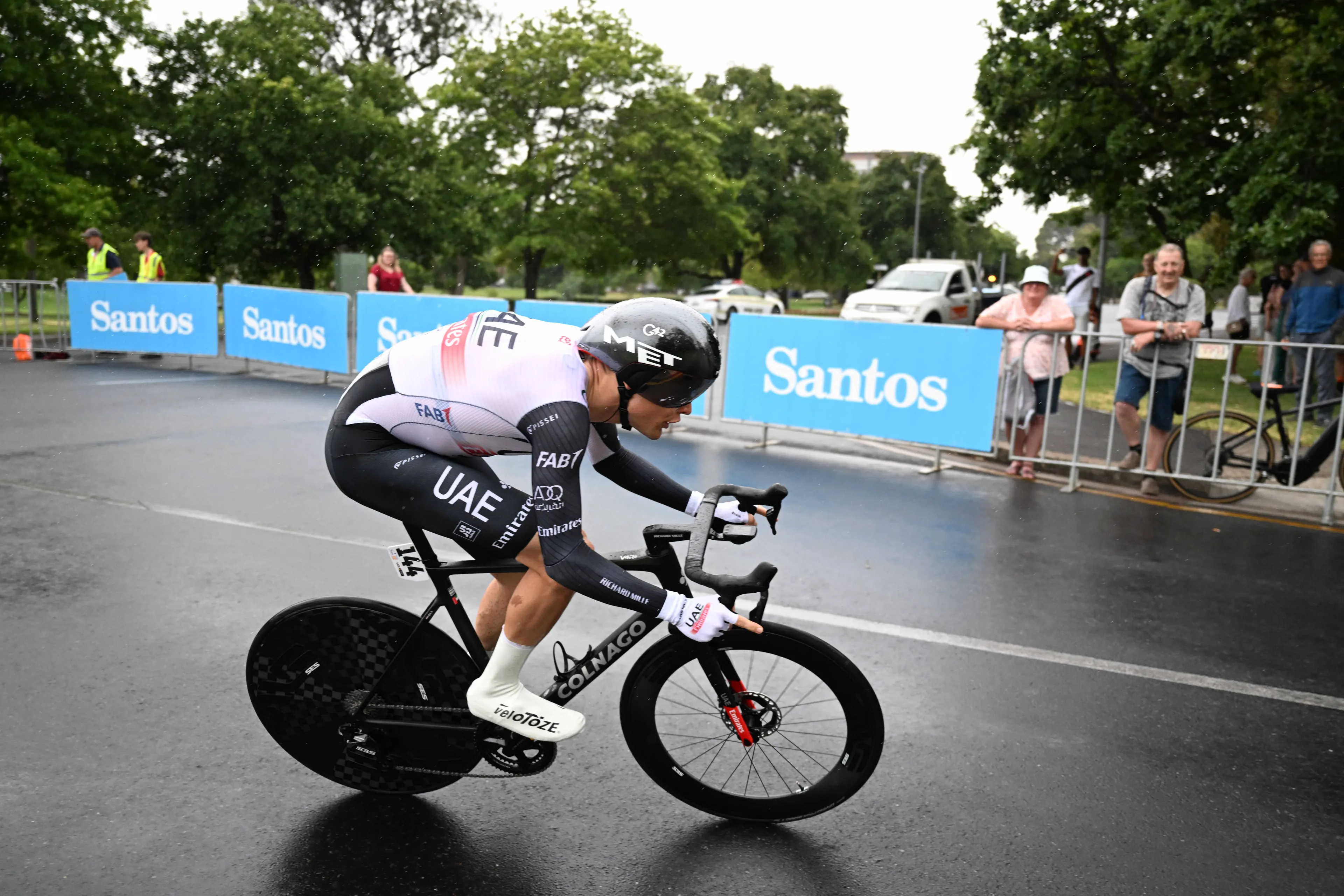 Interview | Sjoerd Bax geniet volop bij UAE: 'Pogacar moet ook niet hebben dat ik als fan om hem heen hang'
