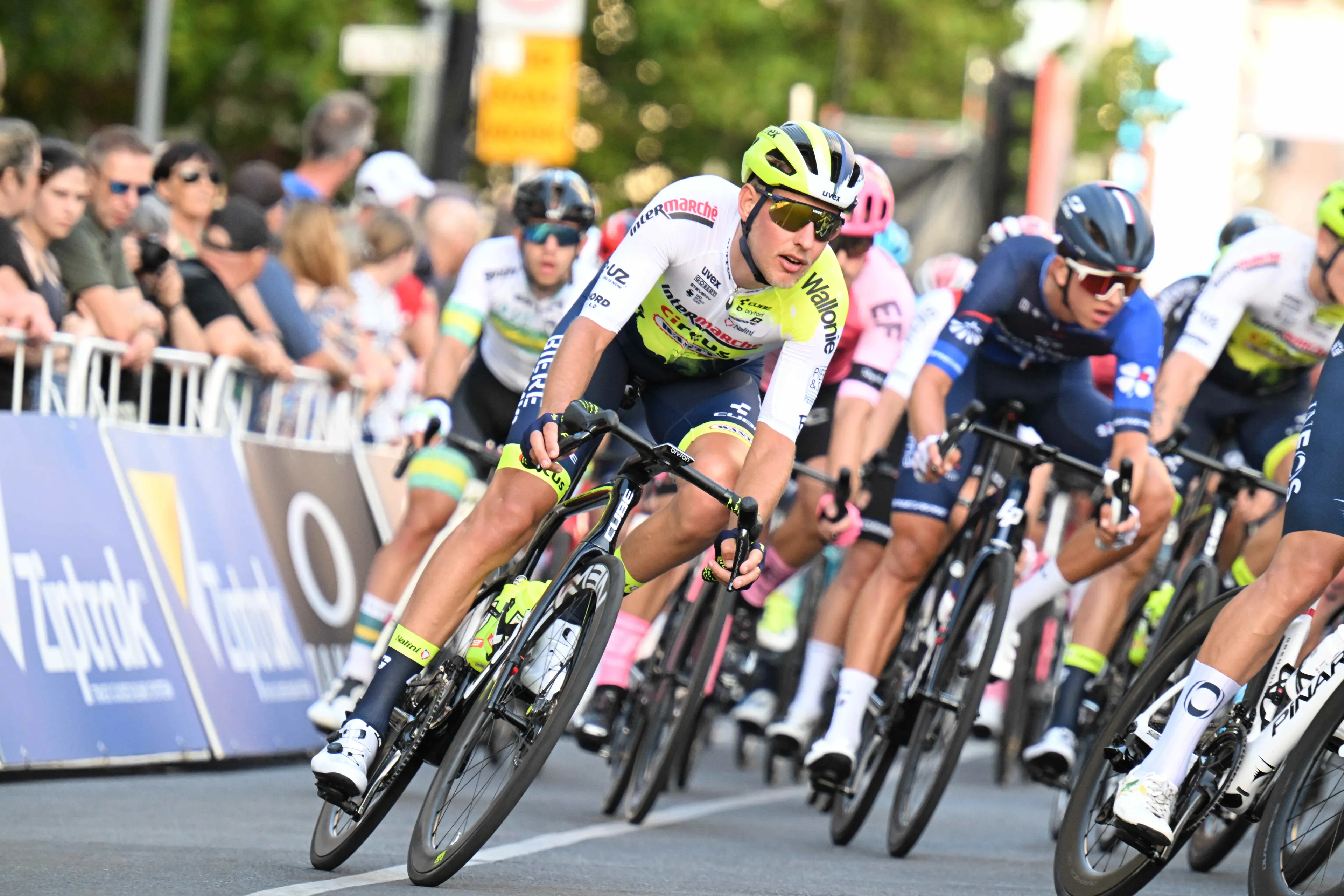 Van der Hoorn had veel steun aan Van Schip, Arensman en Tusveld: 'Die vriendschappen gaan veel verder dan de koers'