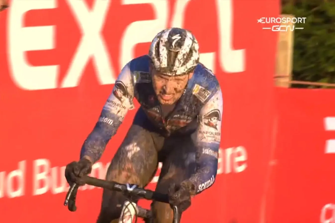 Merlier triomfeert in Zonnebeke na enerverende wedstrijd, Kamp en David van der Poel mee op het podium