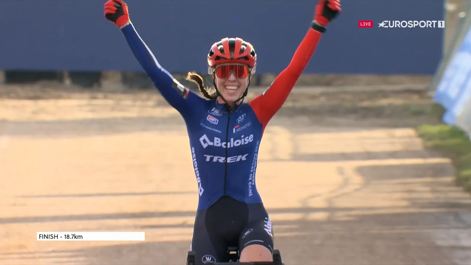 Van Anrooij domineert Wereldbeker Zonhoven van start tot finish door sublieme zandtechniek