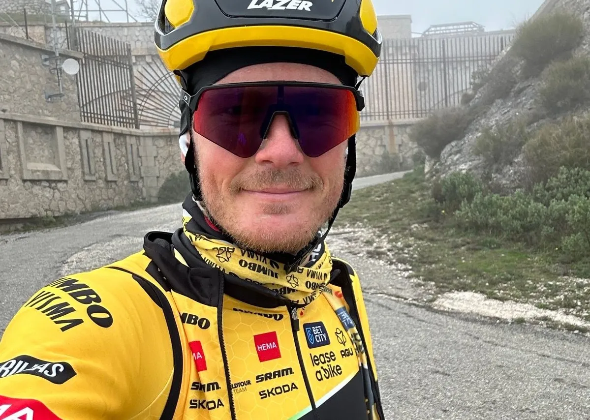 Gespot op Strava: Dylan van Baarle kiest bij Jumbo-Visma voor andere opbouw (en fietst al hárd!)