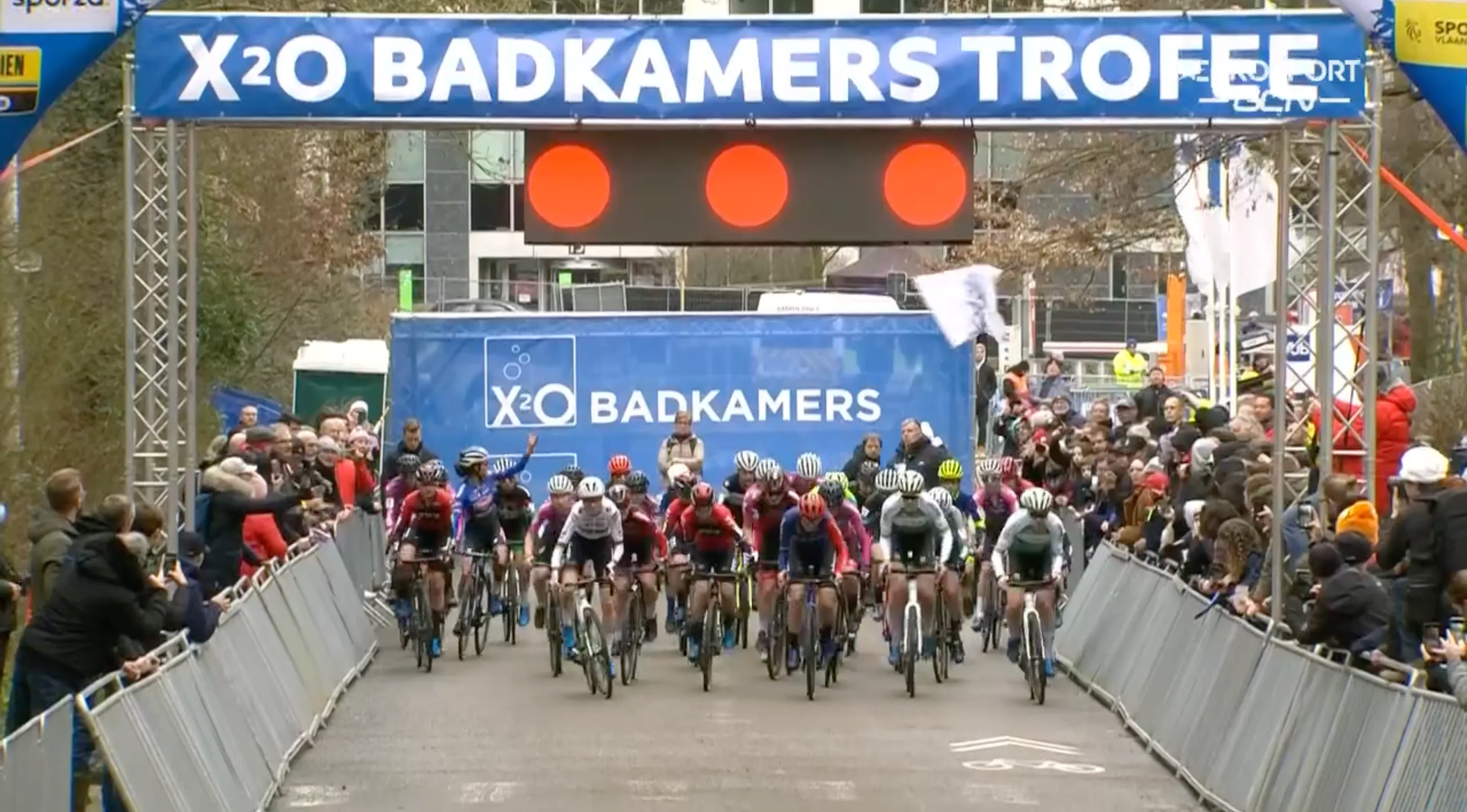 Van Empel en Brand in koor: 'We werden niet verwittigd dat er gestart zou worden met fluitsignaal'