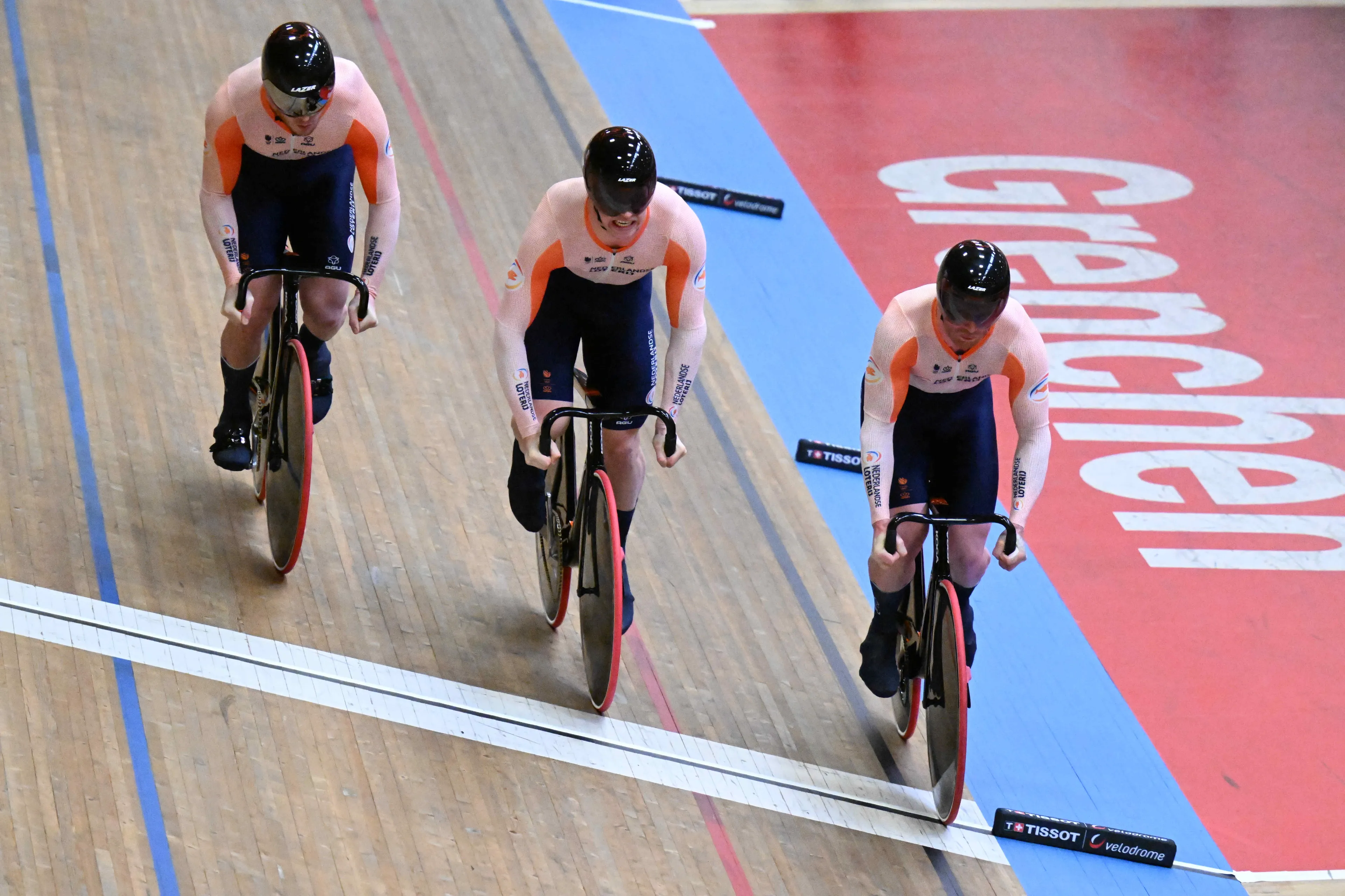 Dubbel succes op Teamsprint EK Baan: mannen voor derde keer op rij goud, brons voor vrouwen