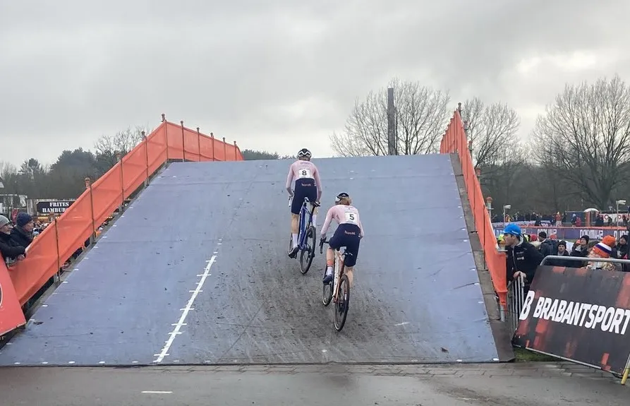 Fabuleuze Fem! Wereldtitel bij elite vrouwen voor machtige Van Empel, slordige Pieterse tweede
