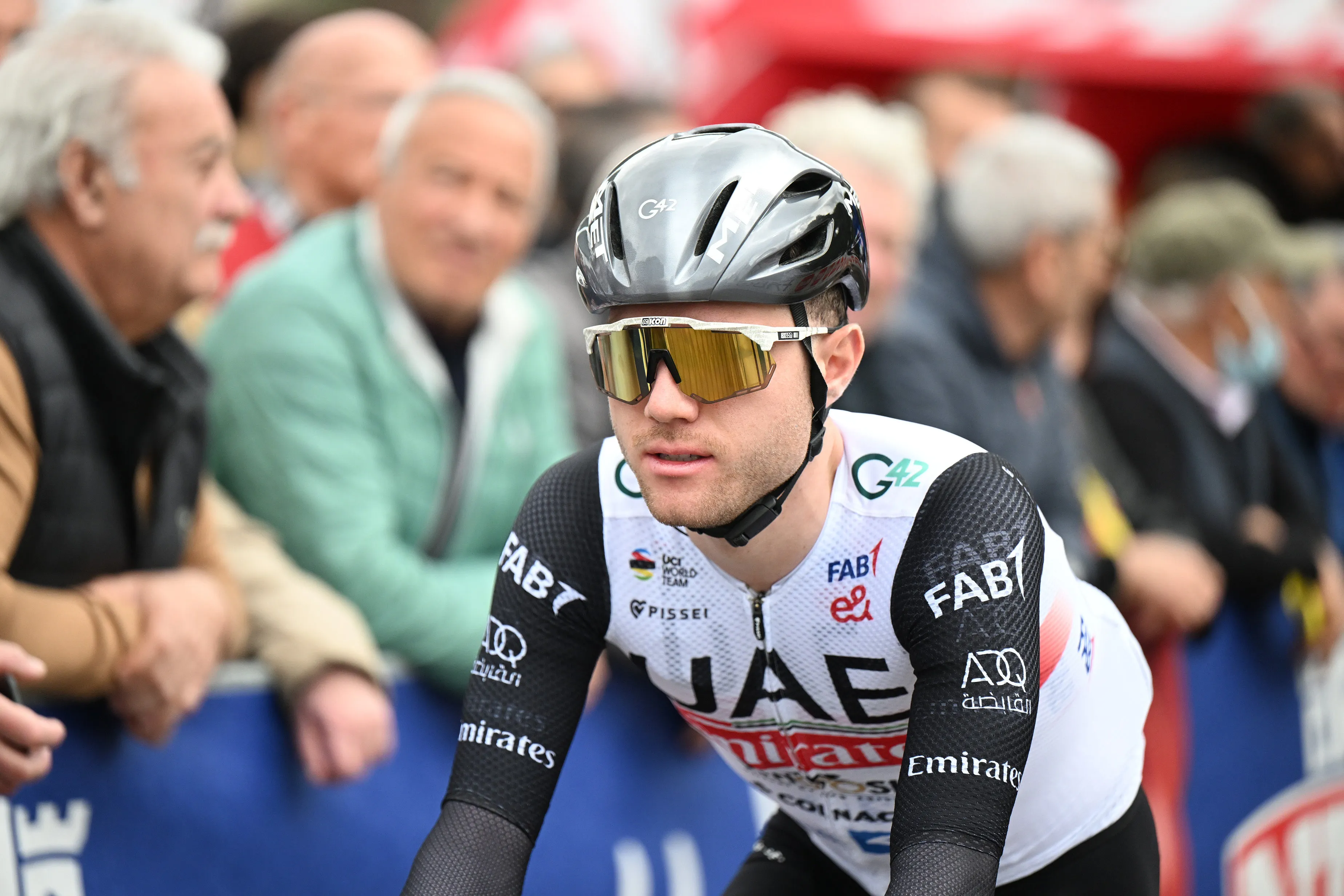 Niet Pogacar, maar Hirschi is de gevierde man bij UAE Team Emirates: Zwitser verslaat Sivakov in Coppa Sabatini