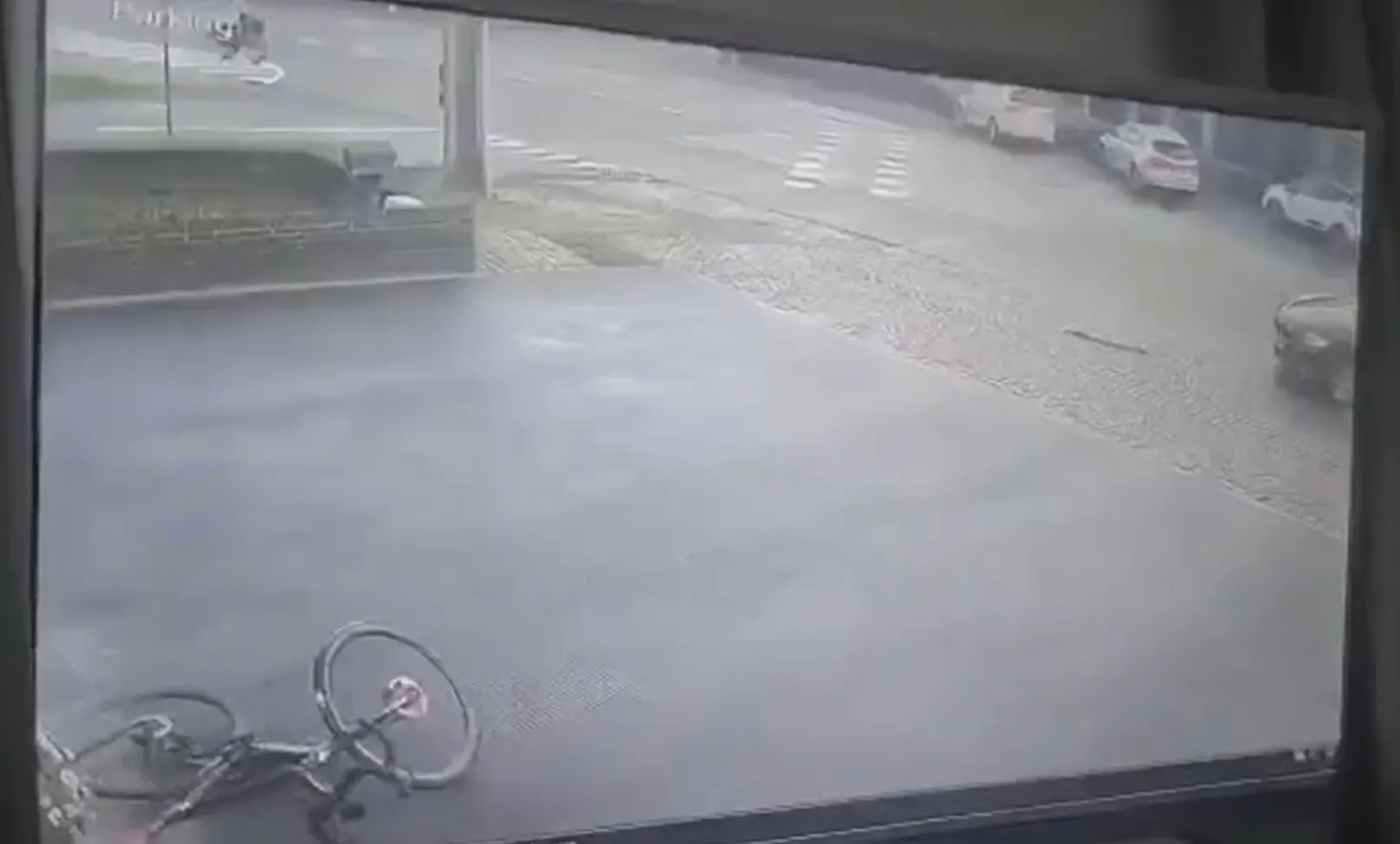 🎥 Molano komt met hersenschudding en gebroken teen nog goed weg na harde aanrijding tijdens training