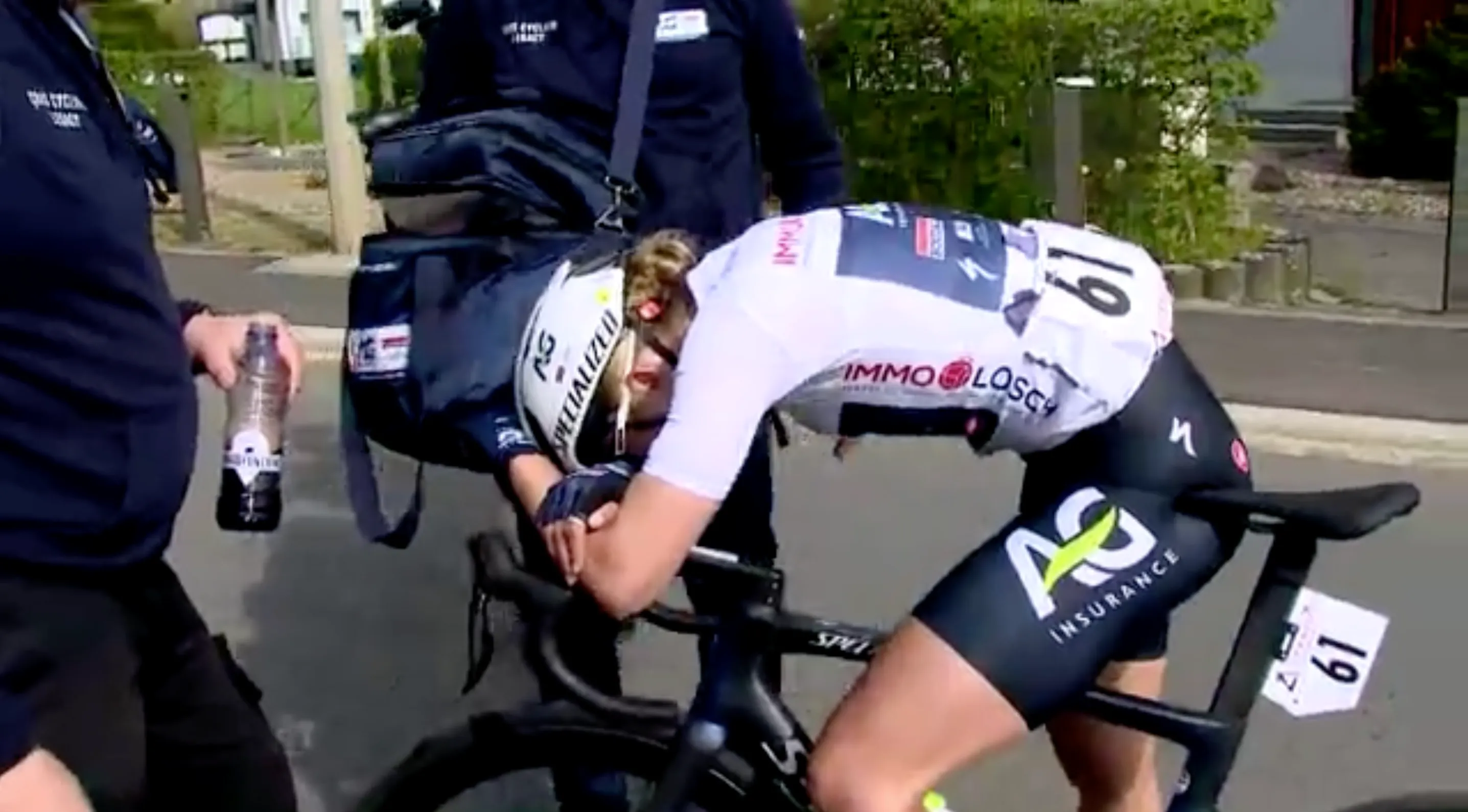 Ally Wollaston wint eerste rit Tour Down Under voor vrouwen: Nieuw-Zeelandse in machtssprint veruit de sterkste