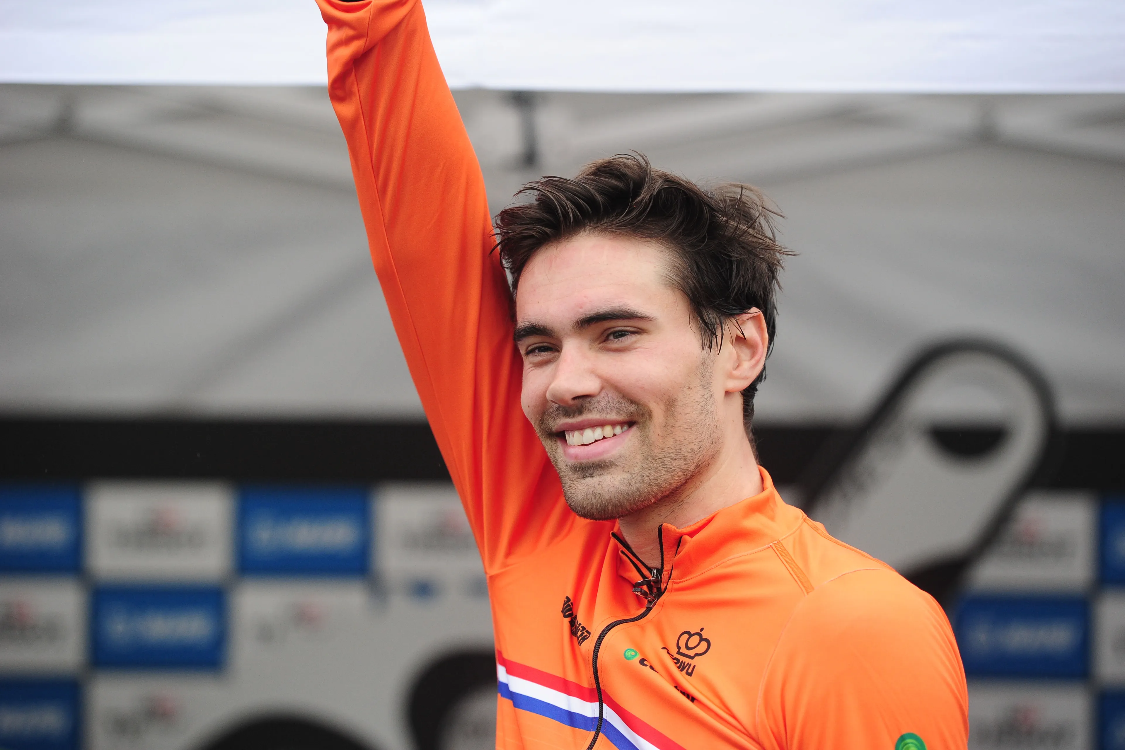 Tom Dumoulin sluit zich aan bij duurzame fietskledingproducent Velor