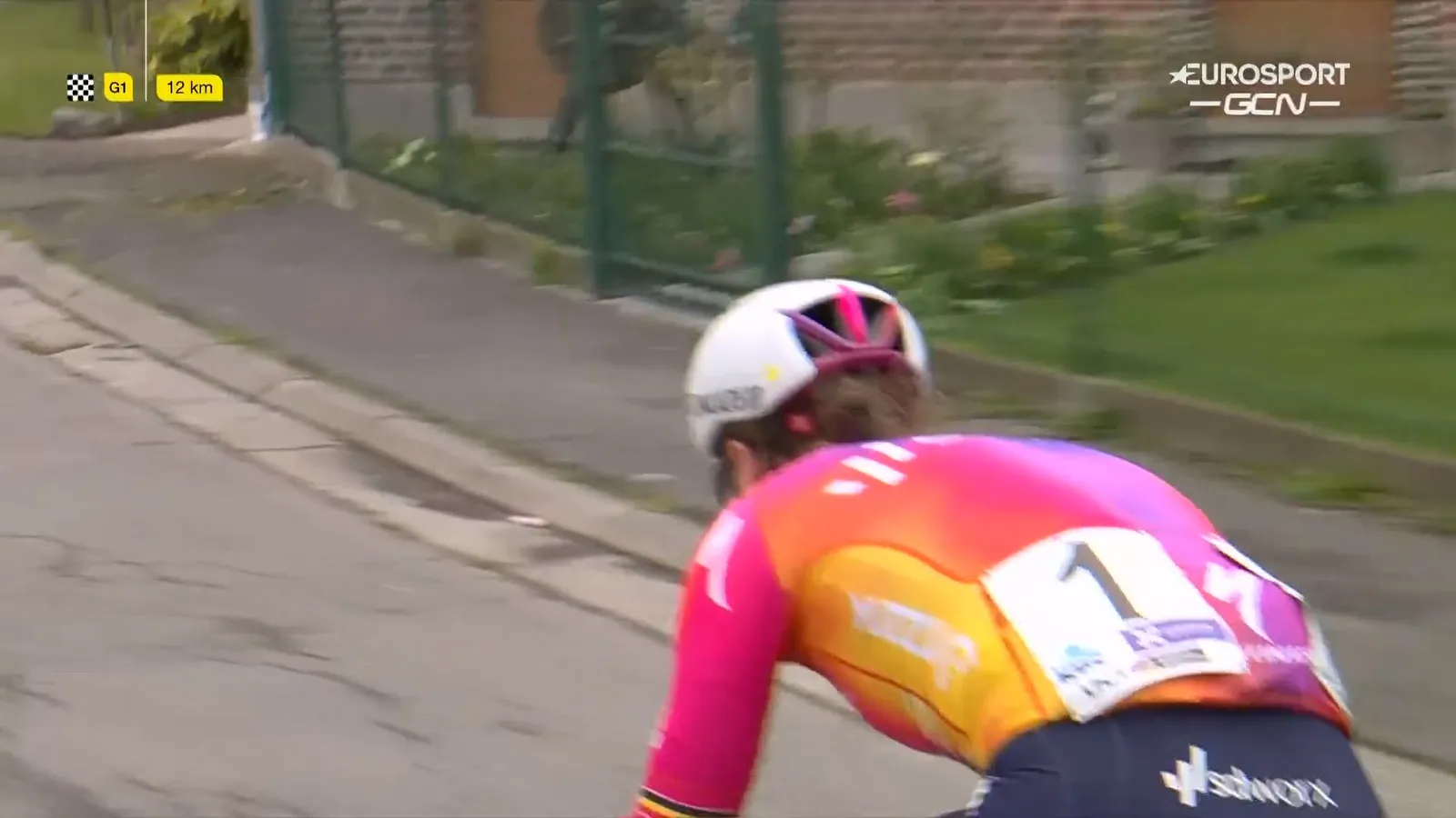 Kopecky triomfeert in Ronde van Vlaanderen, Vollering wordt tweede; valpartij verpest kansen Van Vleuten