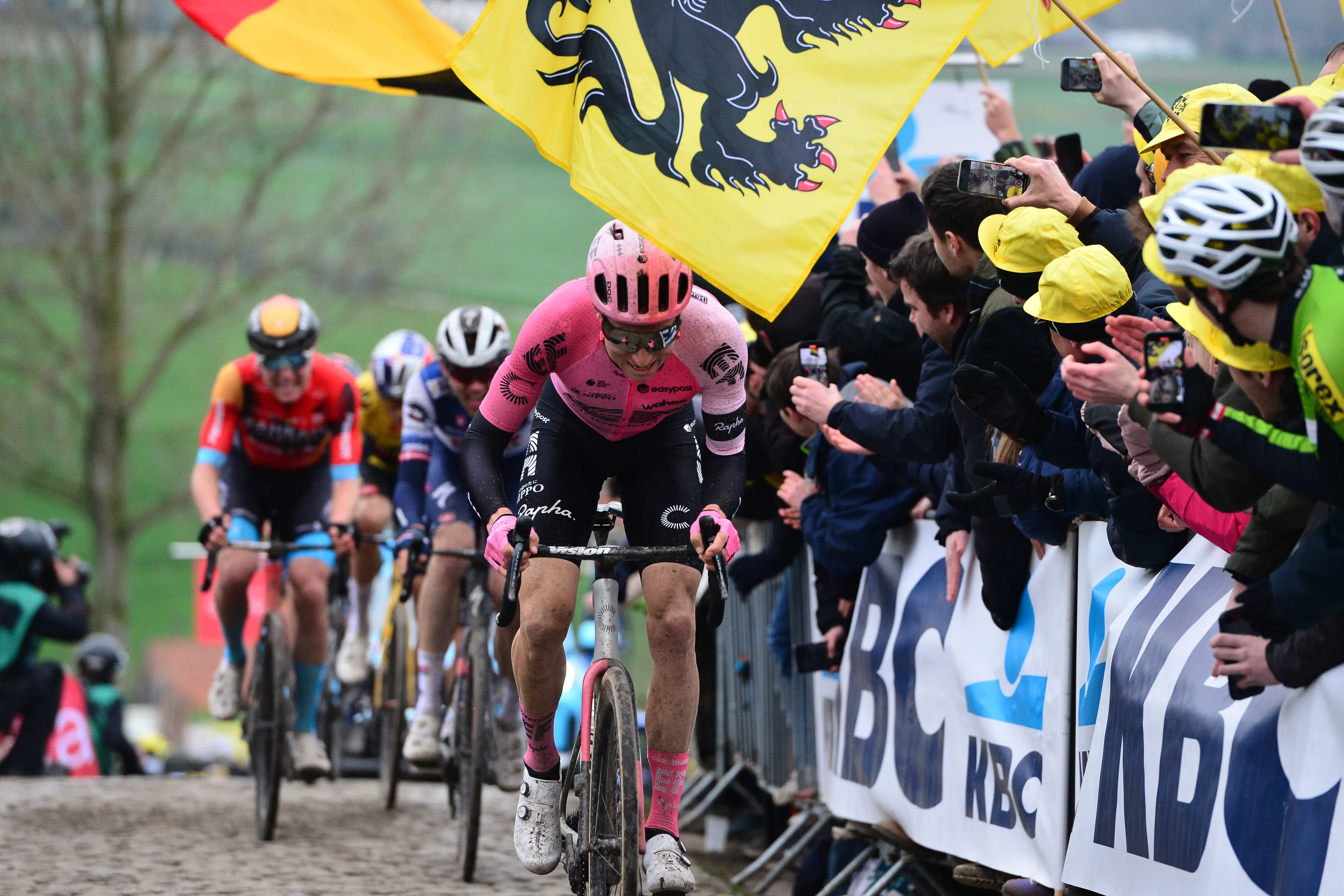 Voorbeschouwing Brabantse Pijl 2023 | Kruisbestuiving tussen kasseien en steile heuvels met aantrekkelijk startveld