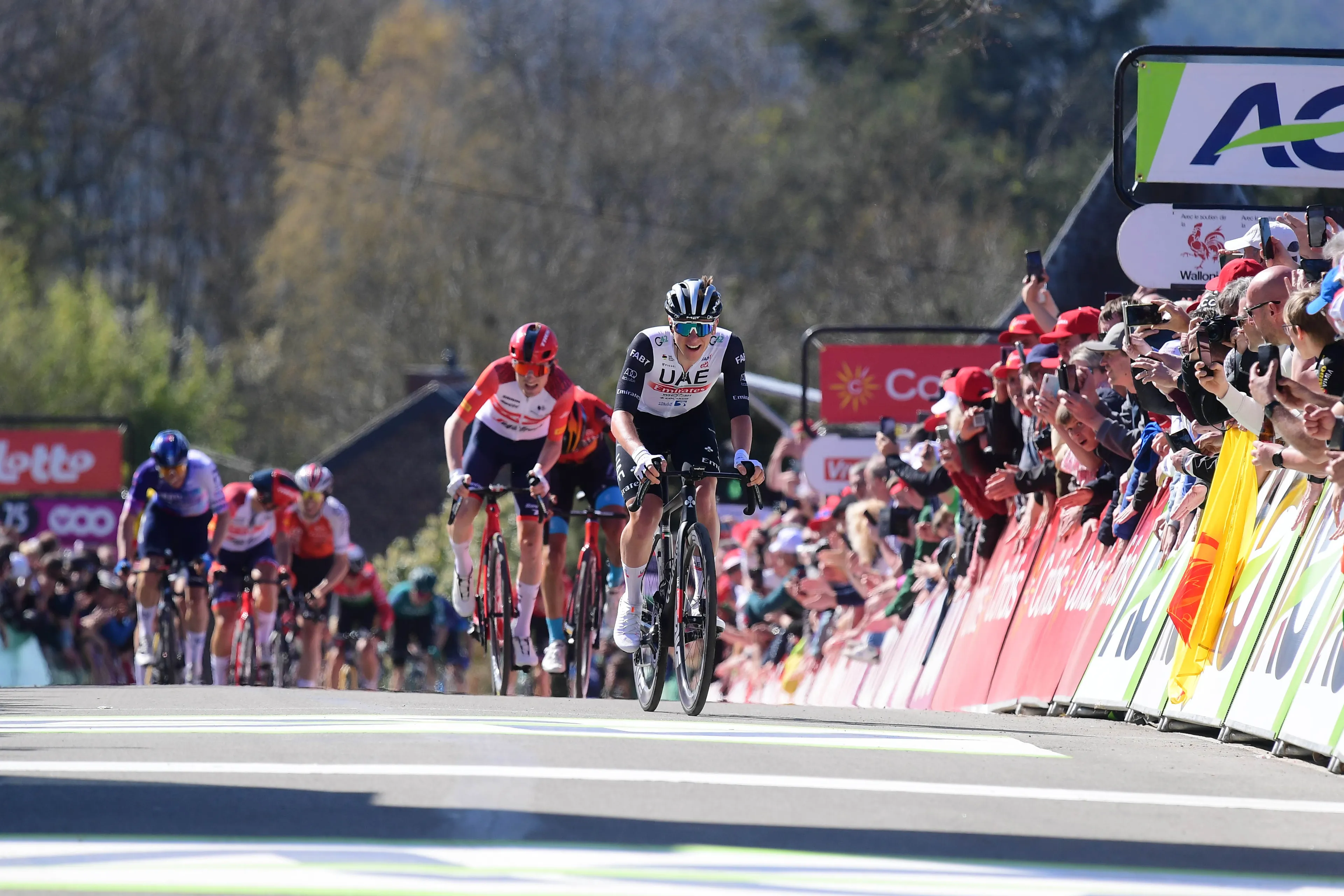 Pogacar over de perfecte wedstrijd, het voordeel van het favoriet zijn en het speciale gevoel dat winnen blijft