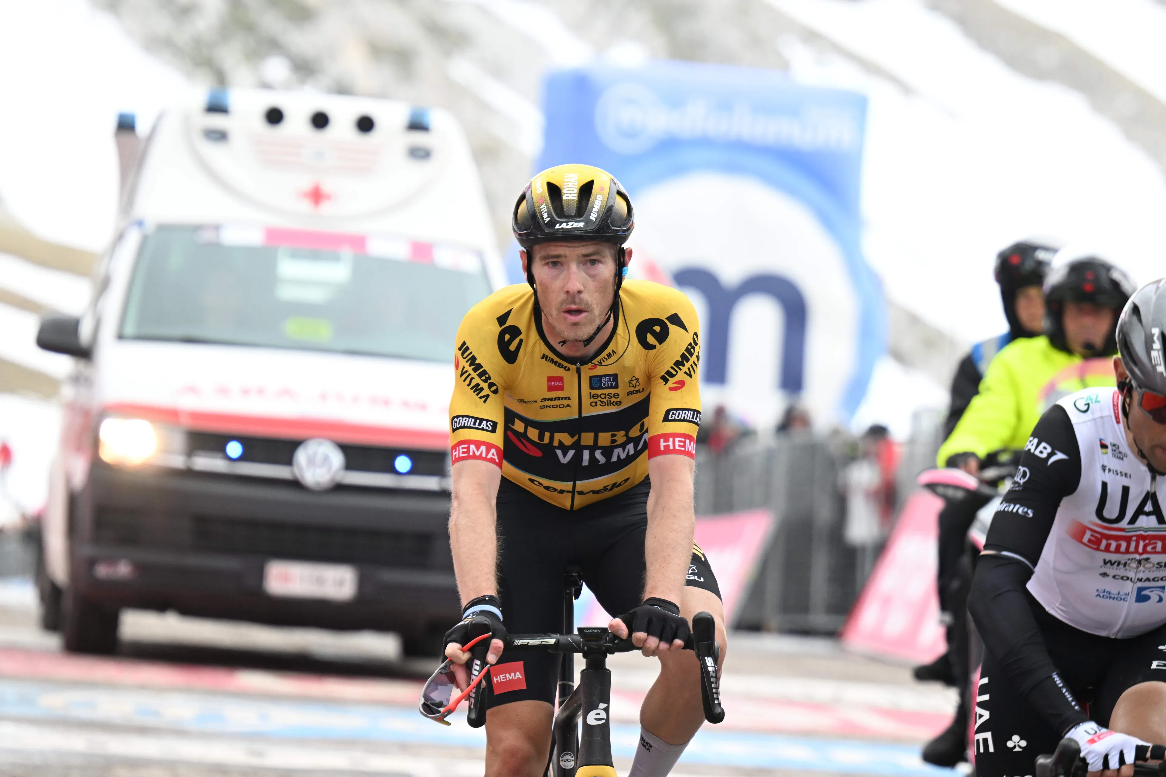 Rohan Dennis reageert op Giro-critici: 'Voor iedereen die ons soft noemt...'