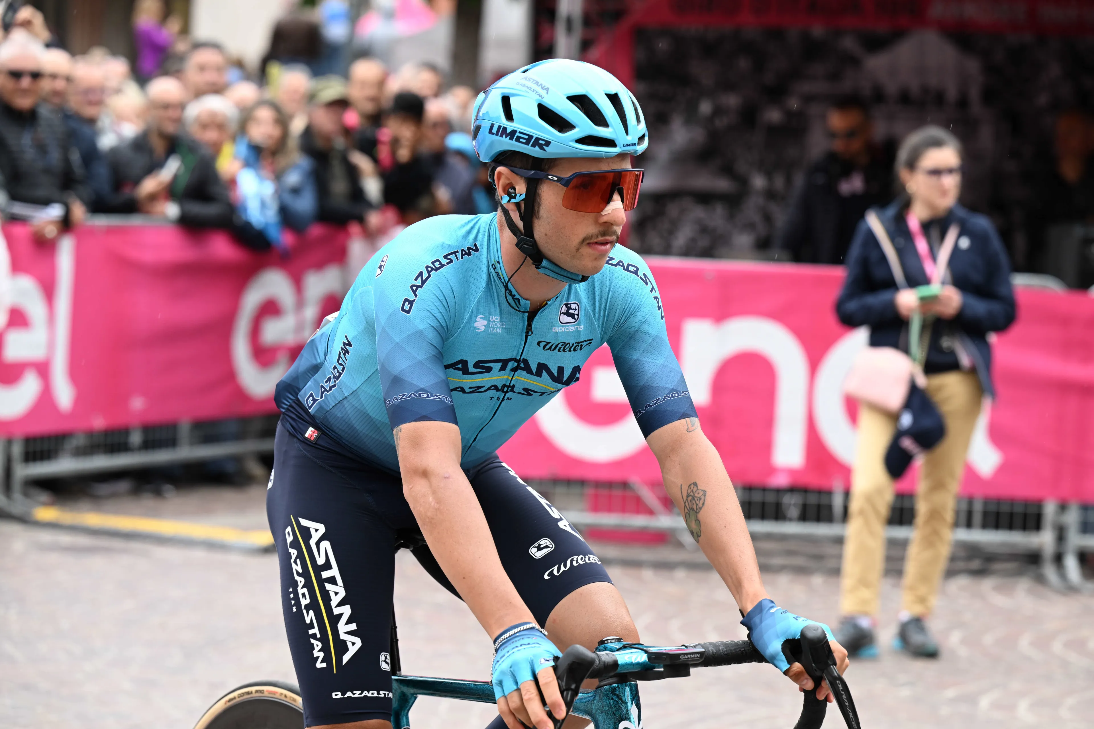 Velasco (Astana) verrast Trentin en arme Baroncini en pakt tricolore bij Italiaans kampioenschap