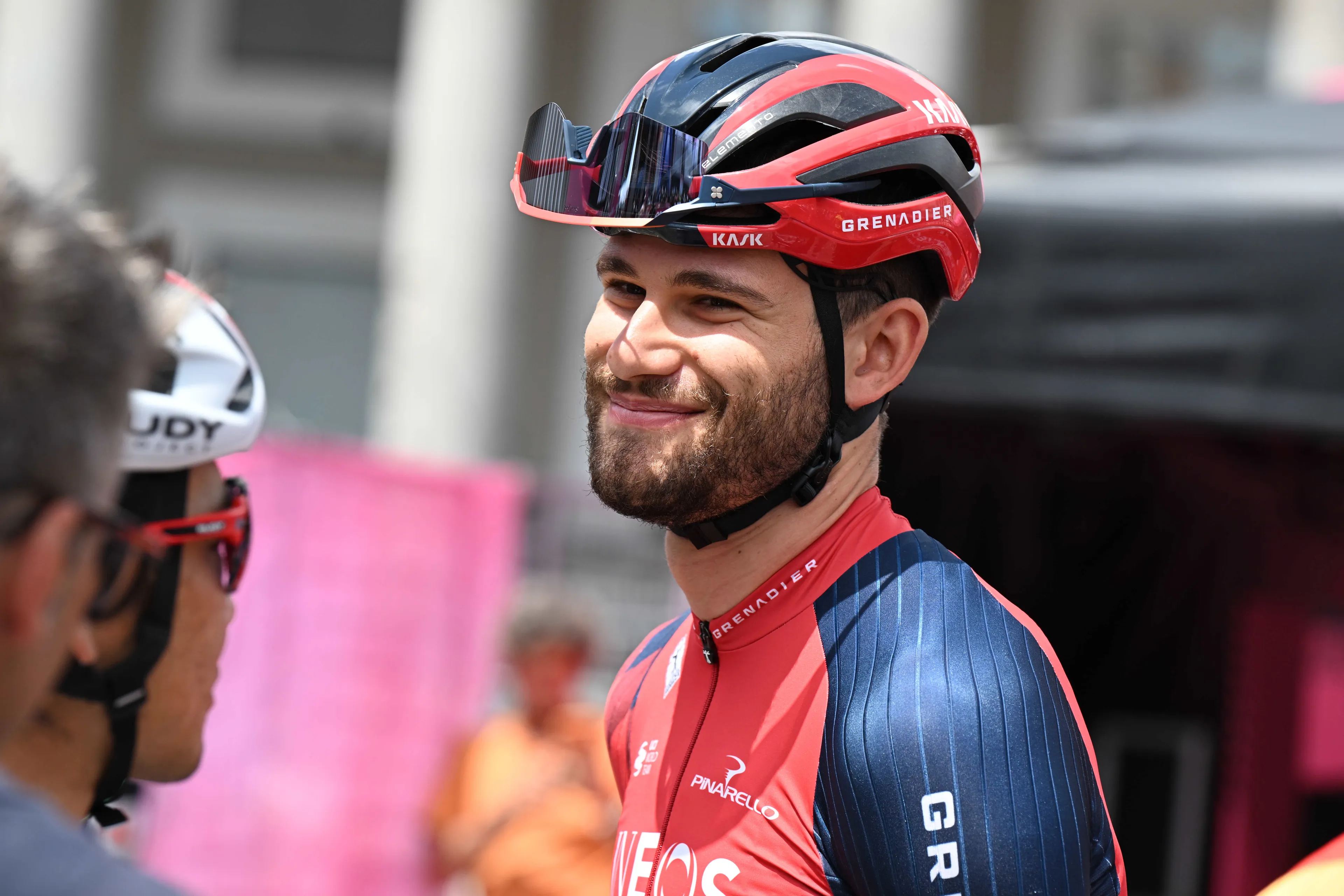 Kan 'ie nu ook al sprinten? Grandioze Ganna verrast met spurtzege in Ronde van Wallonië