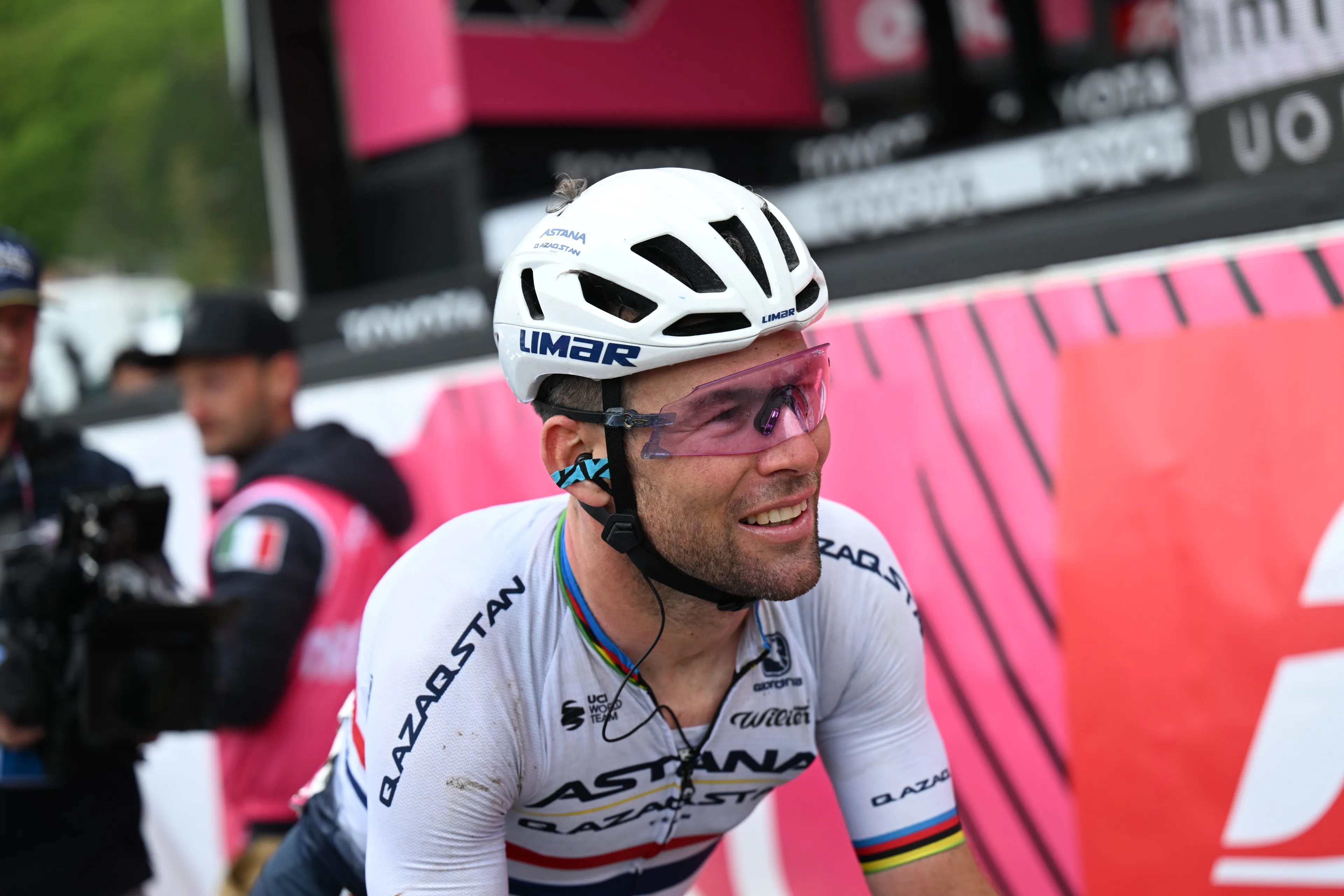 LIVE etappe 5 Giro d'Italia 2023 | Laatste heuvel zorgt niet voor verschillen, sprinters kunnen borst natmaken