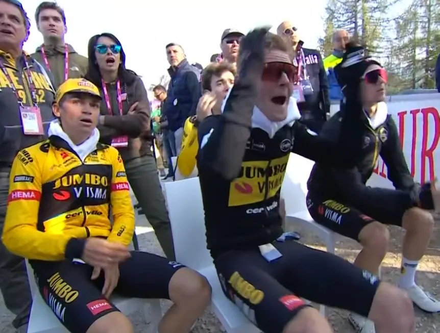 Nederlandse Jumbo-Visma's over 'Roglic-rollercoaster' in Giro: 'Moment dat wereld even stilstond'