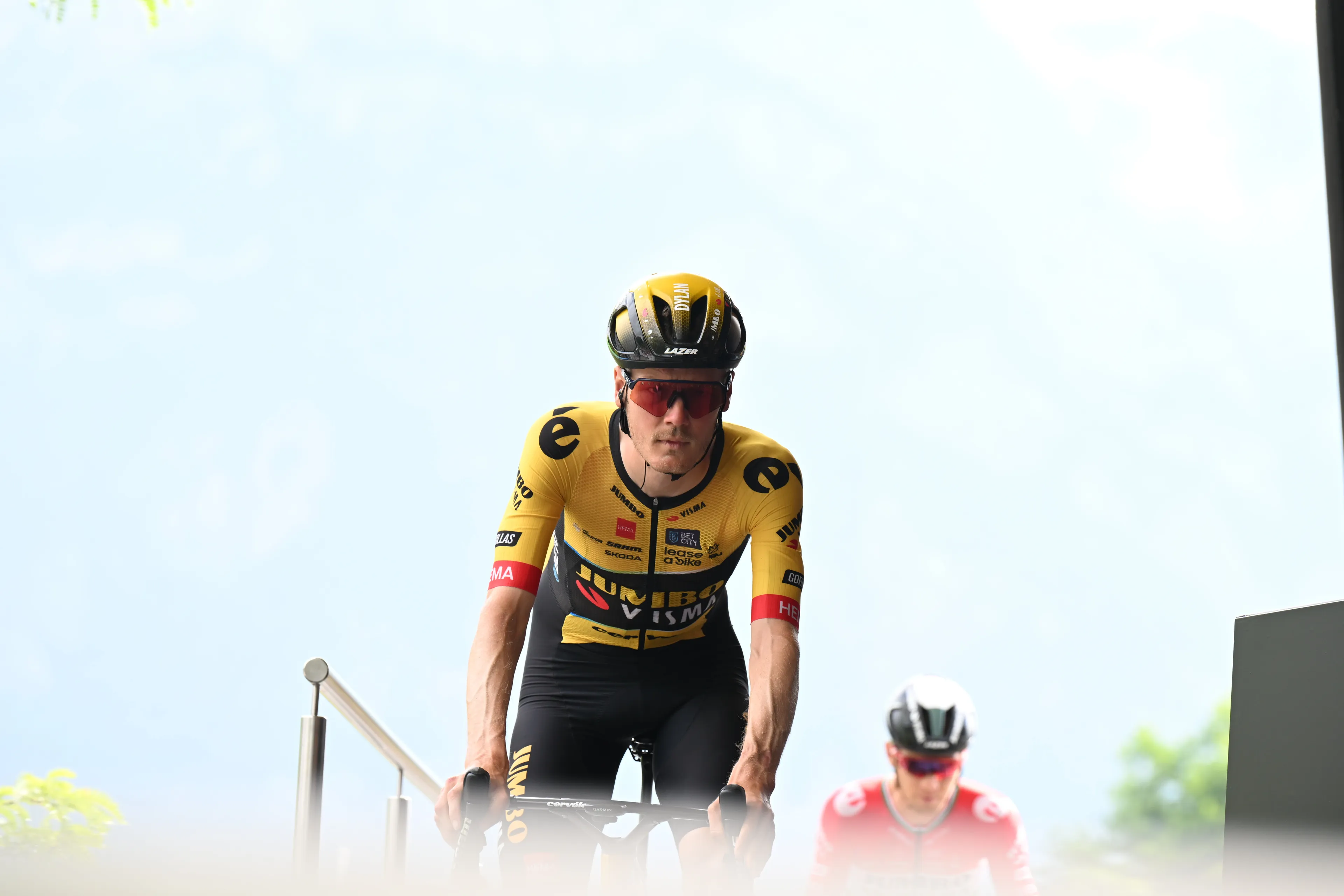 Jumbo-Visma geeft druistige Van der Poel tik op de neus op NK: Van Baarle soleert naar winst, Kooij tweede