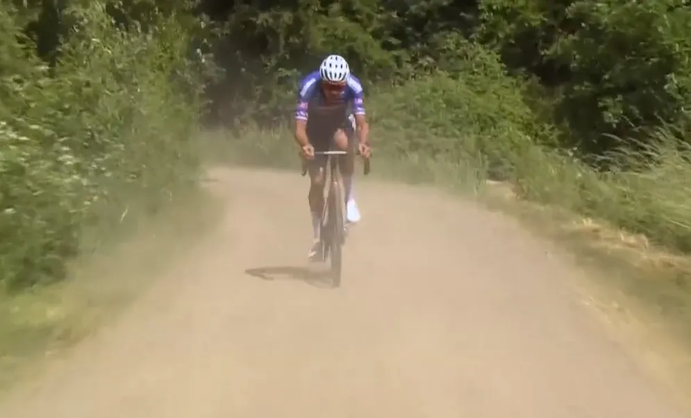 LIVE Dwars door het Hageland 2023 | Uno-X neutraliseert eerste stoot Van der Poel, finale begonnen