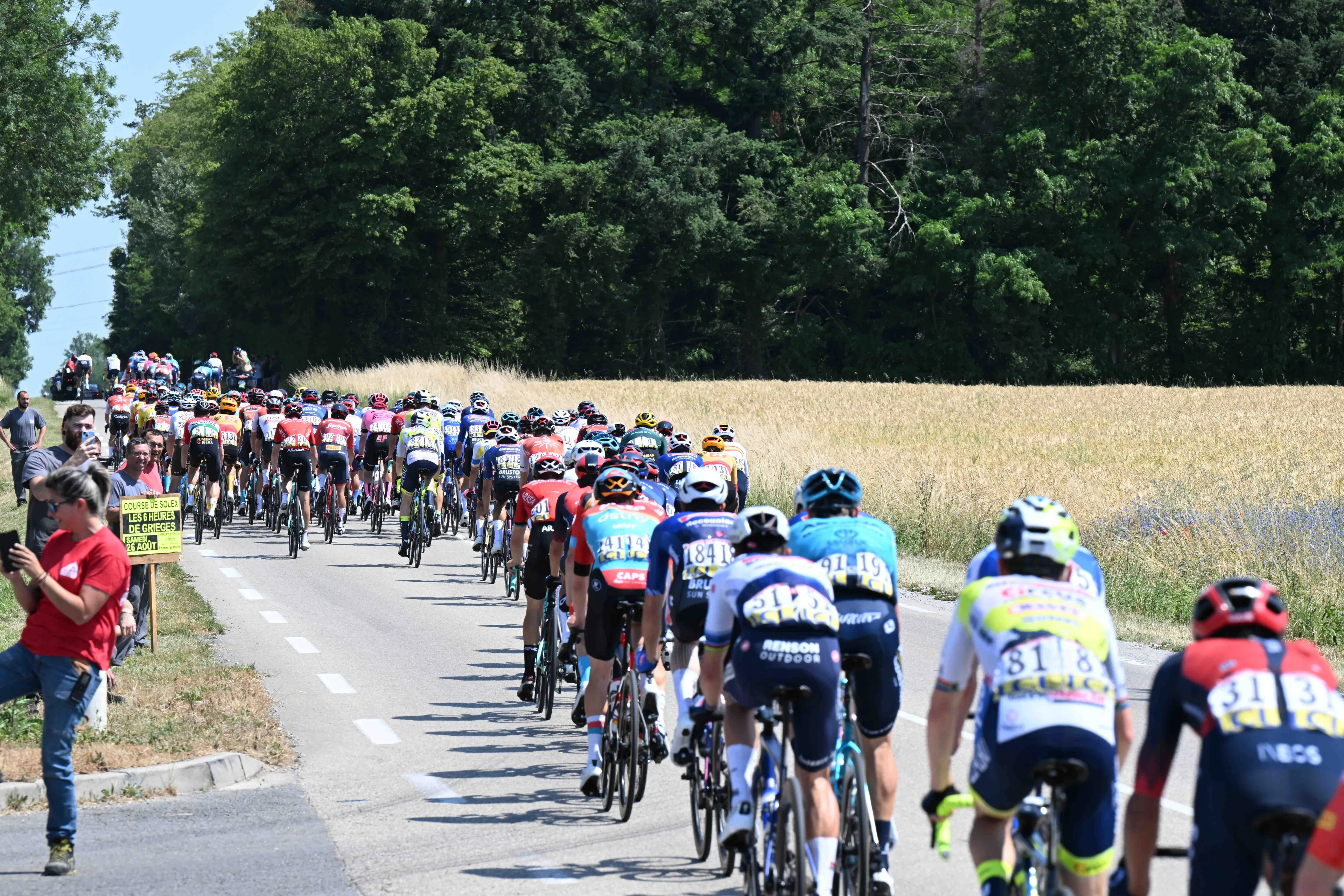 Deelnemers Tour de France 2023 | Iedereen komt dag drie heelhuids door, Mas en Carapaz al thuis