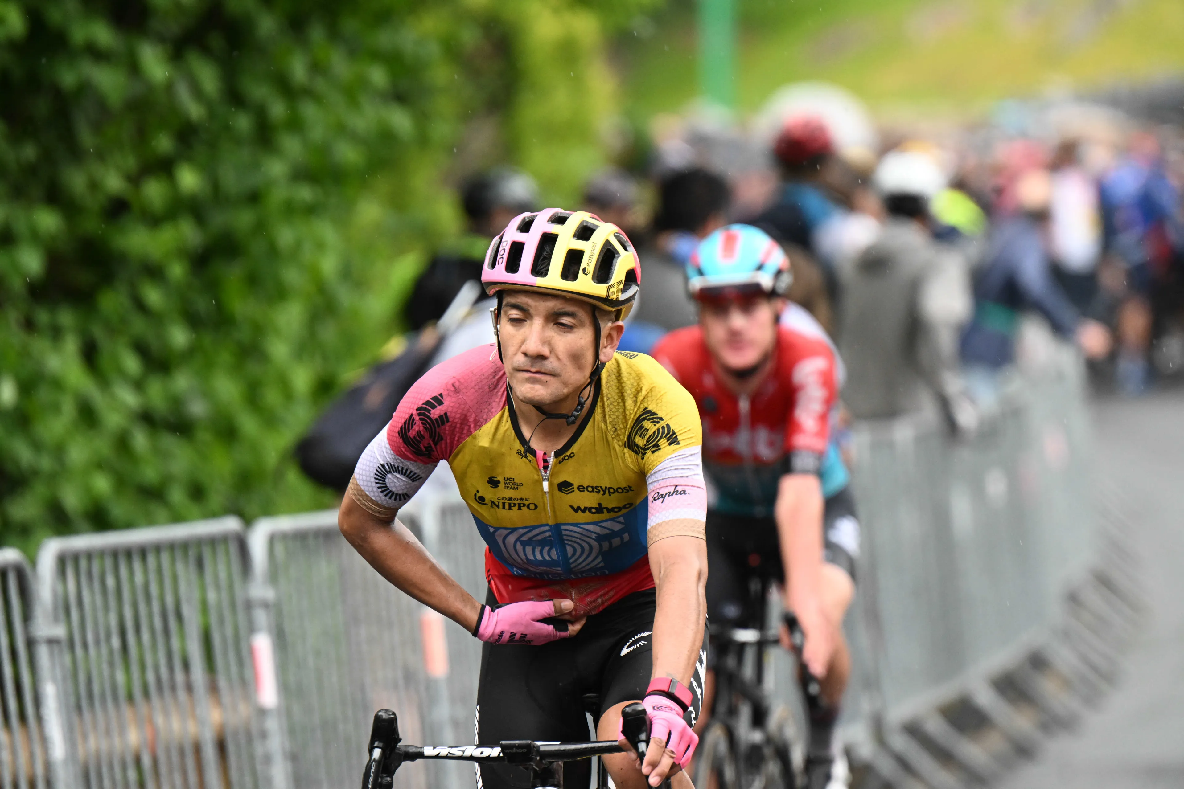 Carapaz en Pogacar keren woensdag in Italië terug in koers: 'Weer fris en gretig'