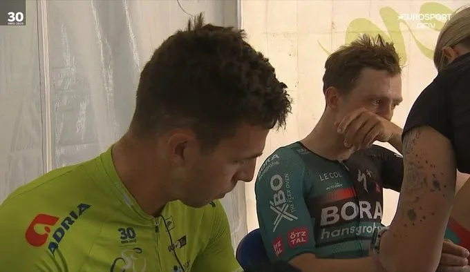 Tranen bij Ide Schelling: op de dag dat vriend Gino Mäder overlijdt, wint hij in Slovenië