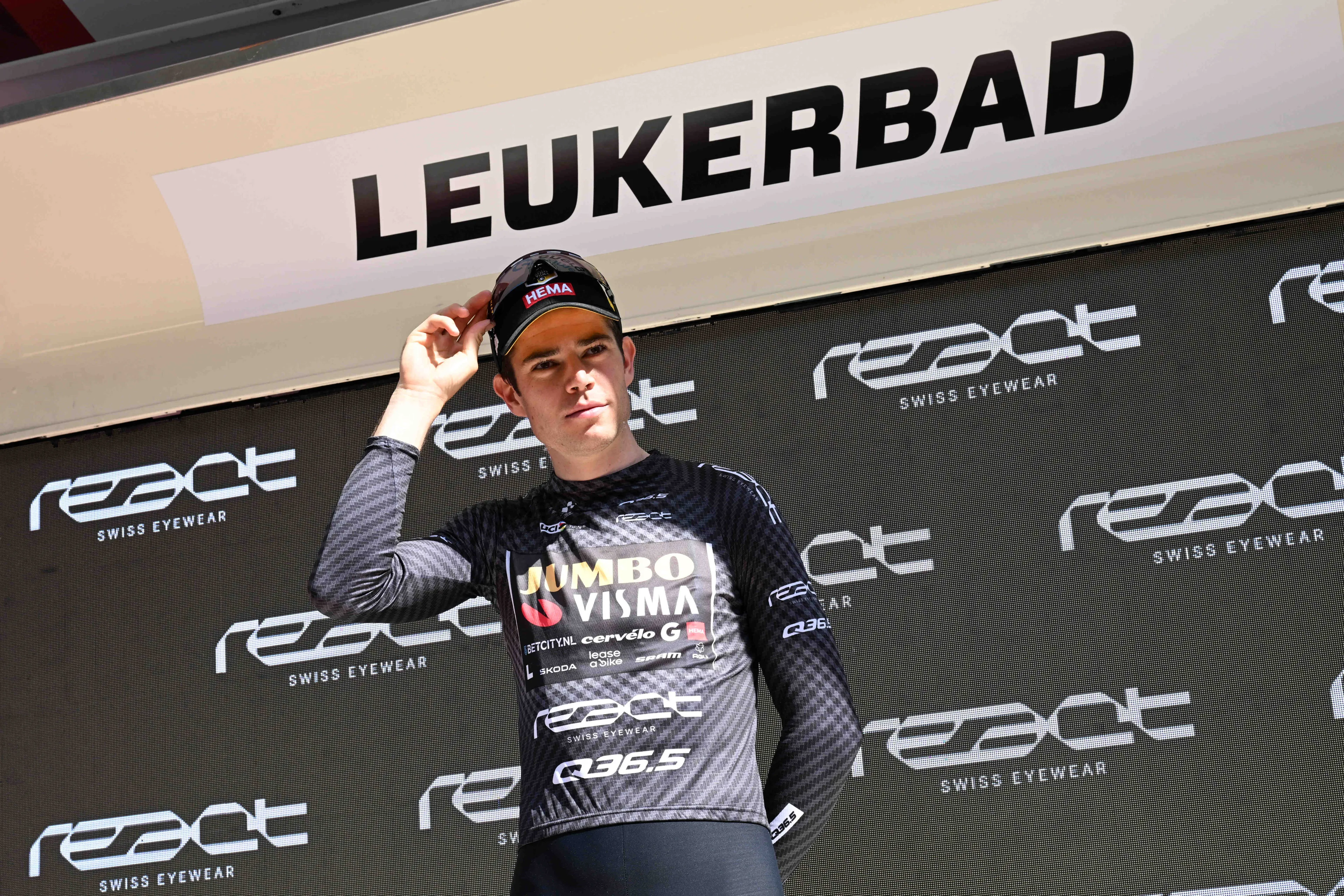 Wout van Aert heeft 'vreemd gevoel' in Zwitserland: 'Het is lastig om me nu op de koers te focussen'