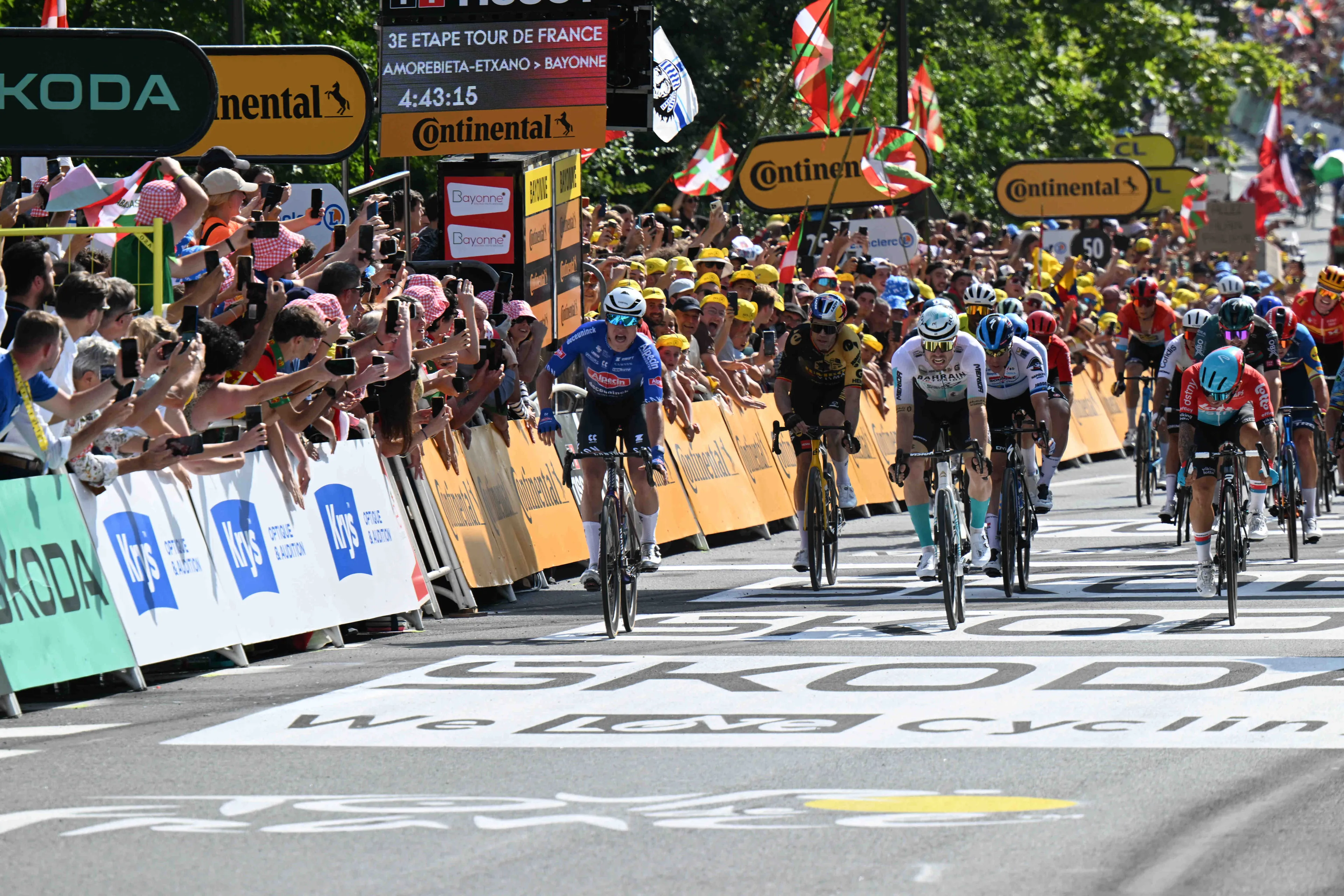 Boonen maakt zich zorgen om rol Philipsen in Belgische WK-ploeg, Van Aert vindt parcours 'belachelijk'