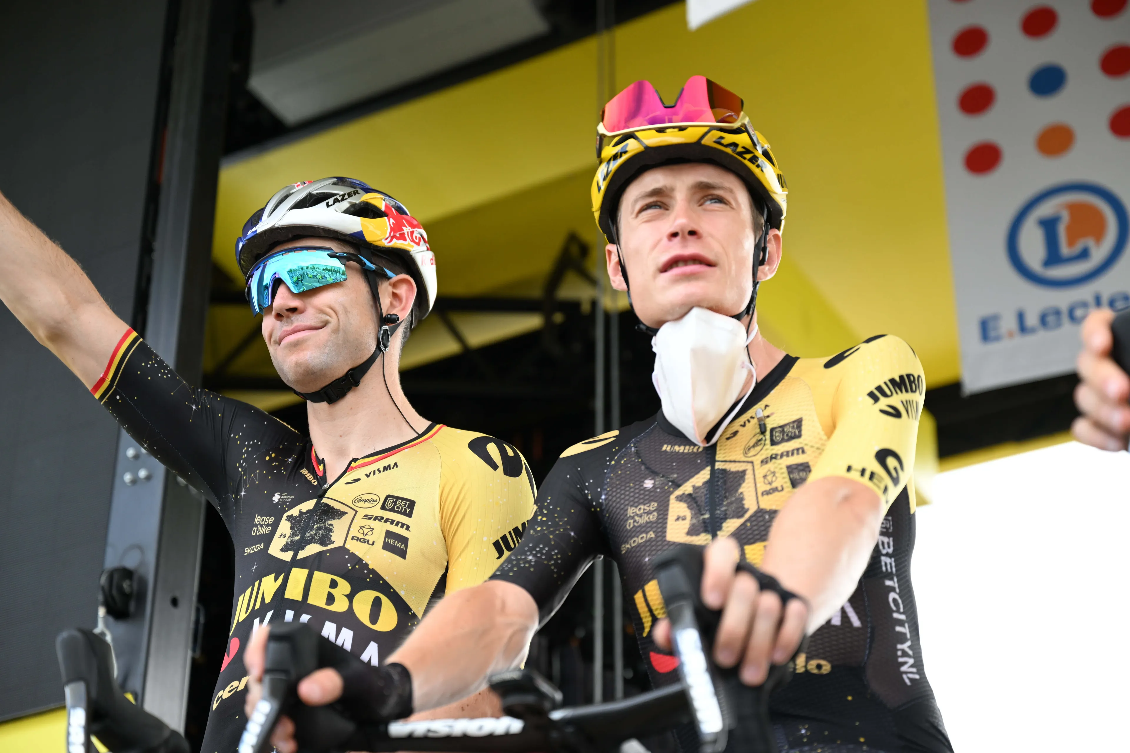 Wout van Aert ziet Vingegaard geen tijd pakken op Puy de Dome: 'Het was vandaag te makkelijk voor Jonas'